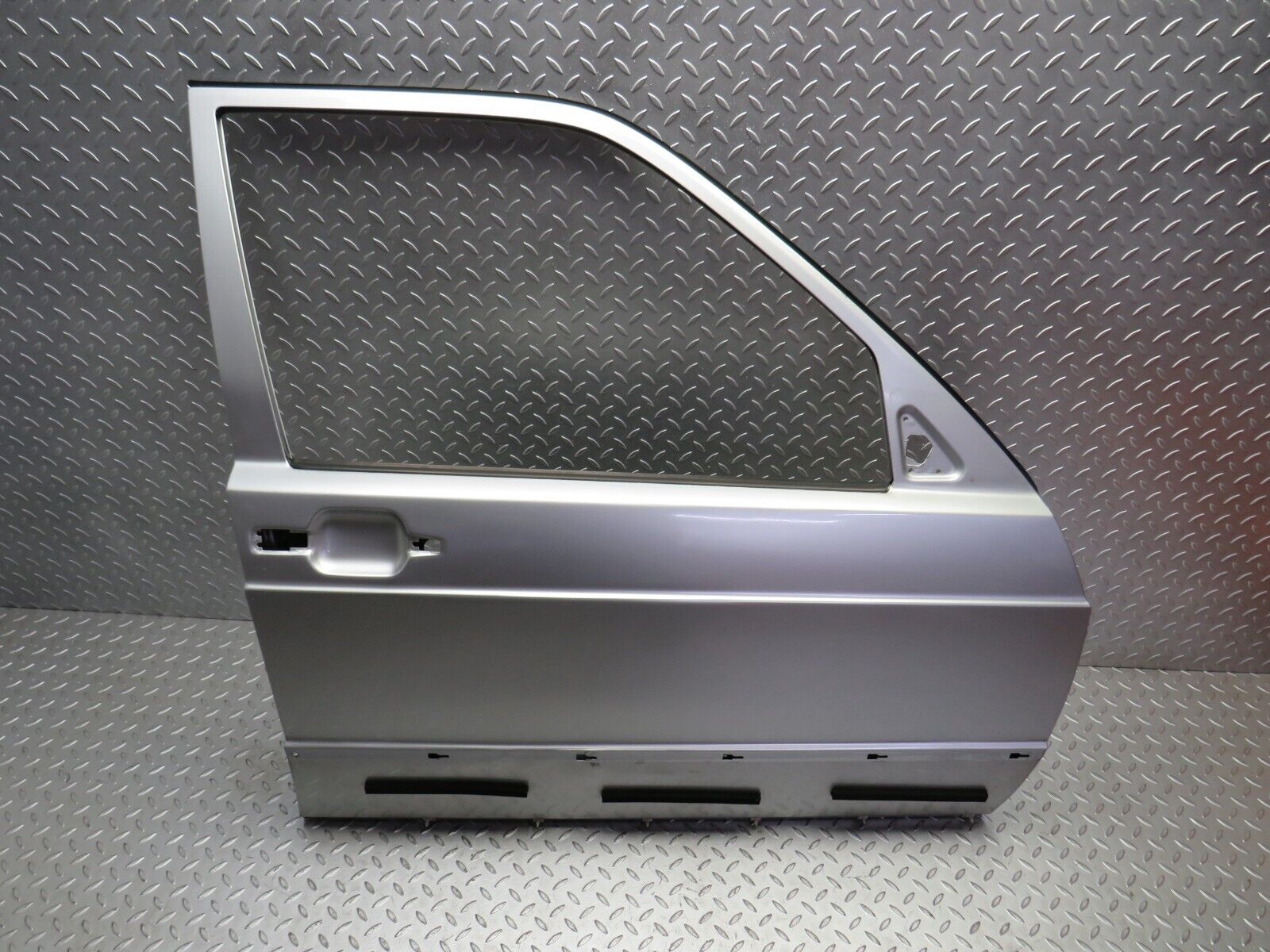 31824 Mercedes-Benz W201 190LE 1.8L Front Right Door