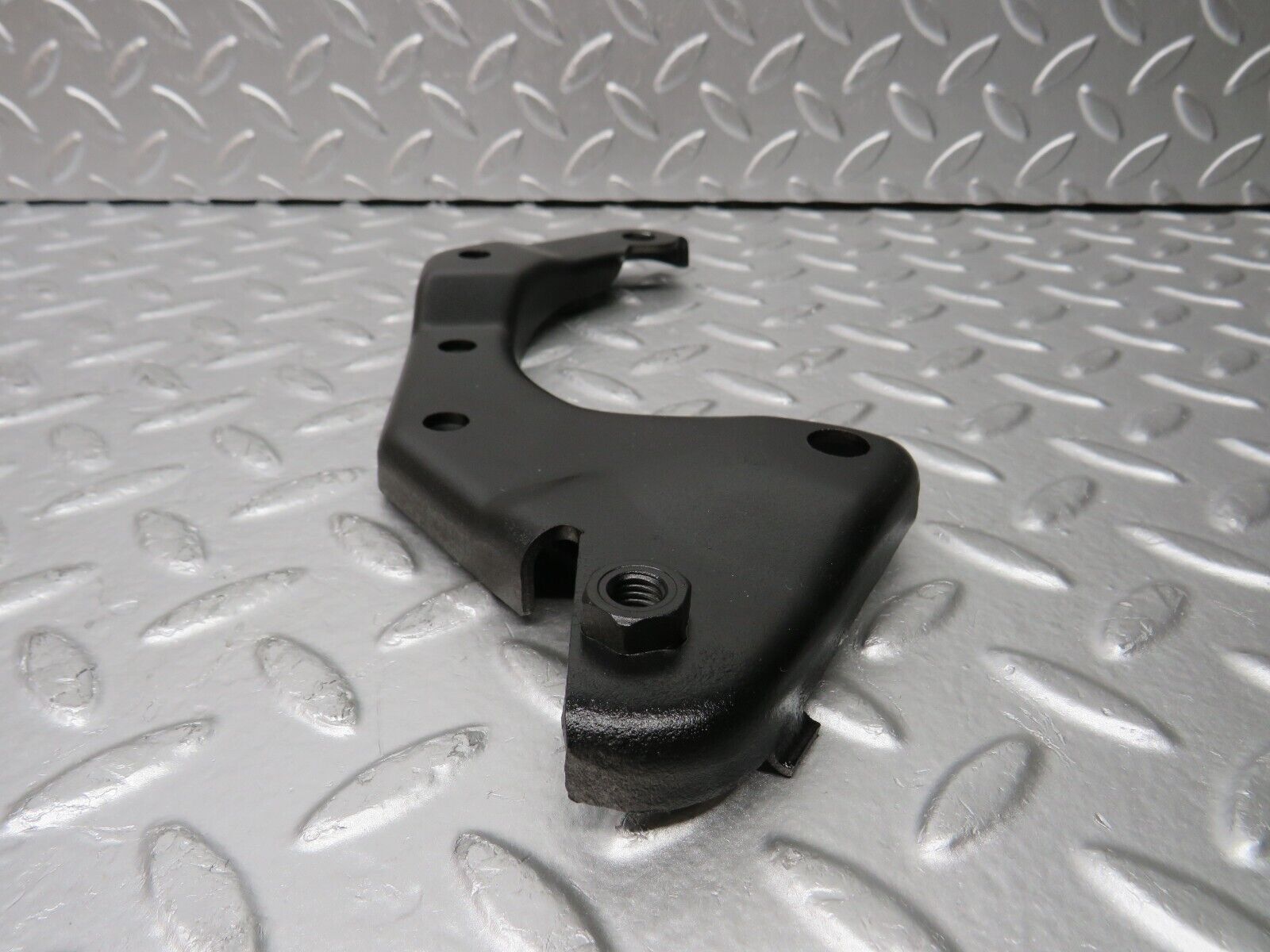 30557 Mercedes-Benz W124 230E Power Steering Pump Bracket