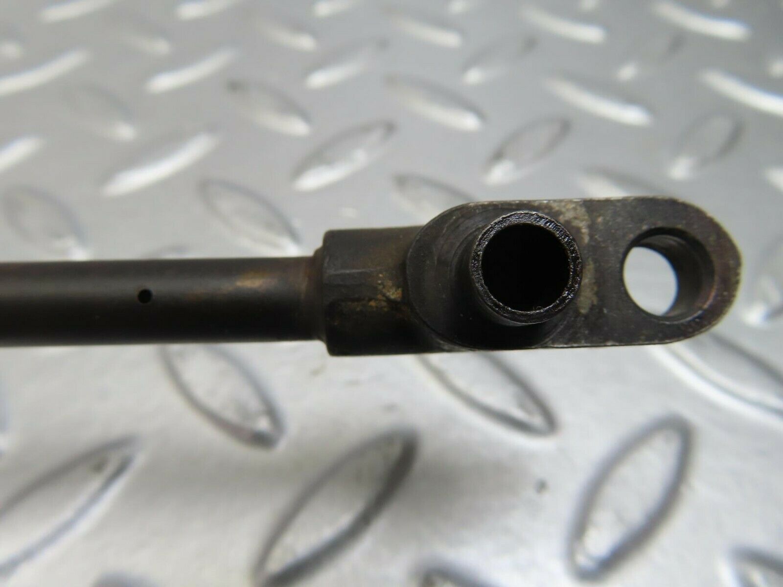 10221 Mercedes-Benz W111 220SE Camshaft Oil Tube With Rocker Cover Supports