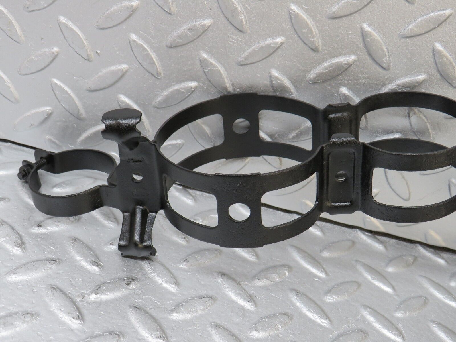 36779 Mercedes-Benz W201 190E 2.0L Fuel Pump Fuel Filter Bracket