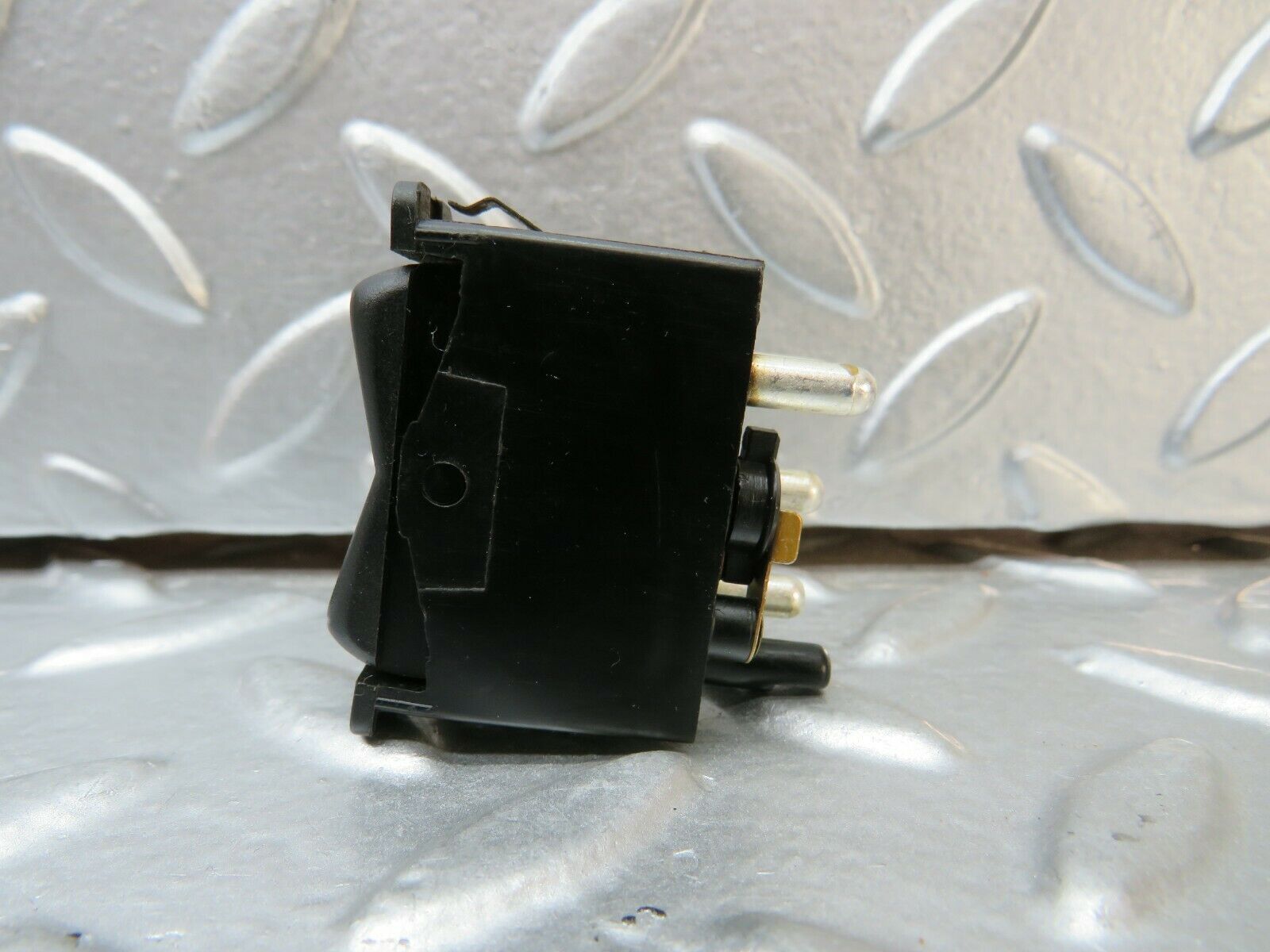 23979 Mercedes-Benz W123 280E Rear Windscreen Defroster Switch 0008206110