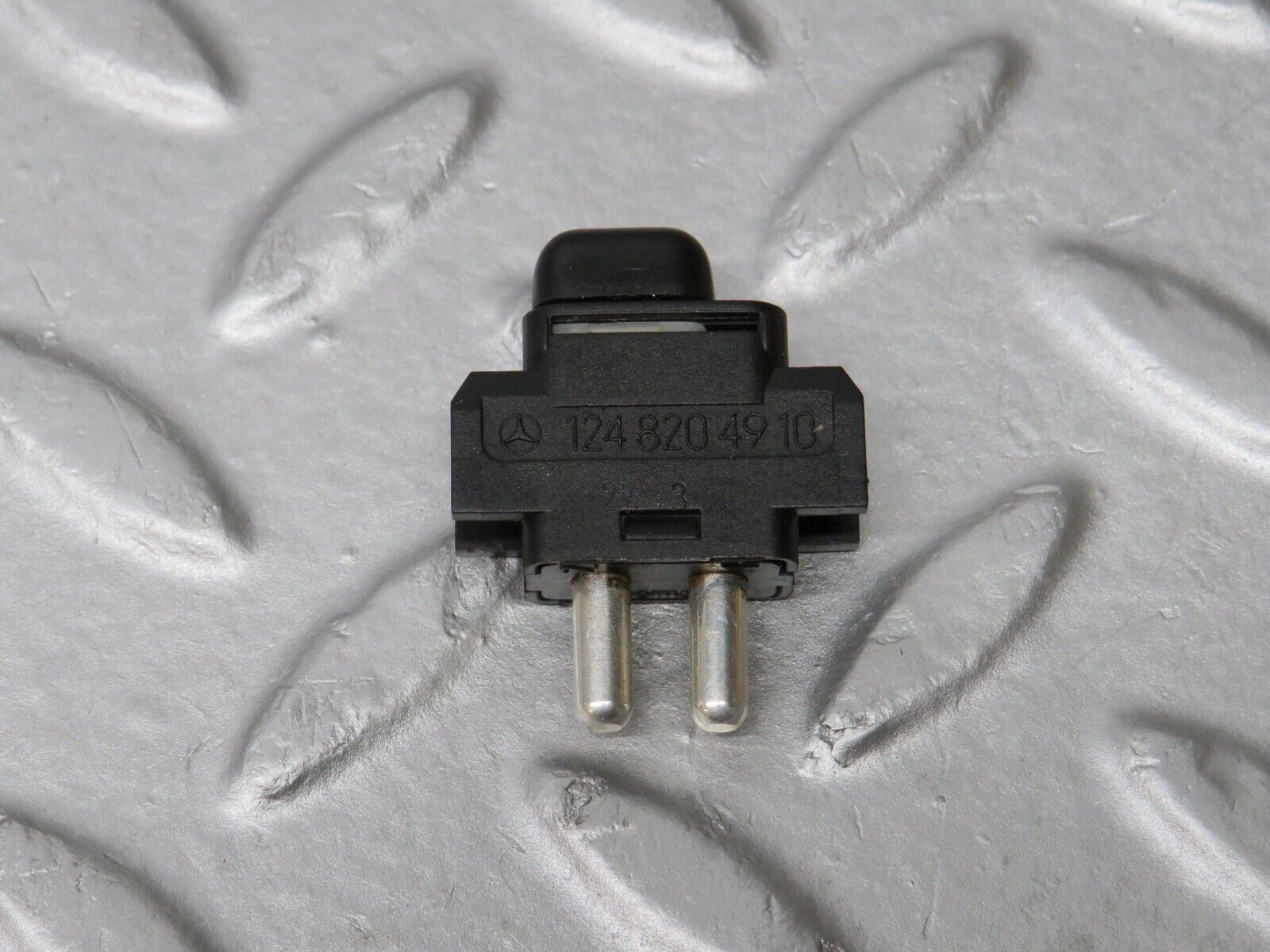 38958 Mercedes-Benz W201 190E 2.6L Child Lock Control Switch 1248204910