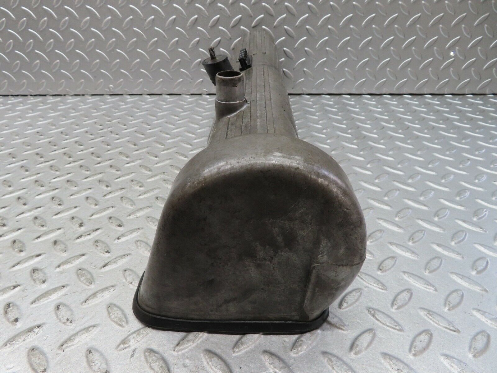 17757 Mercedes-Benz W116 450SEL Cylinder Head Valve Cover Left Side