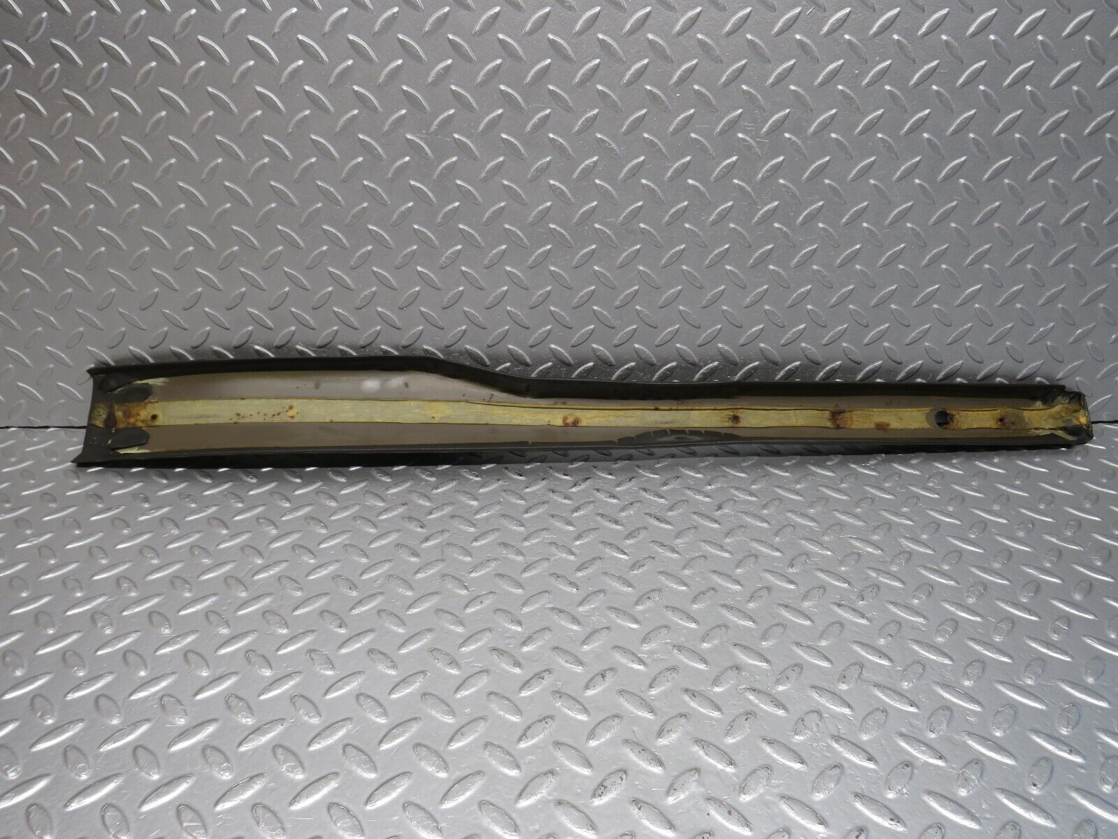 40241 Mercedes-Benz W110 230 B Pillar Cover Left Side