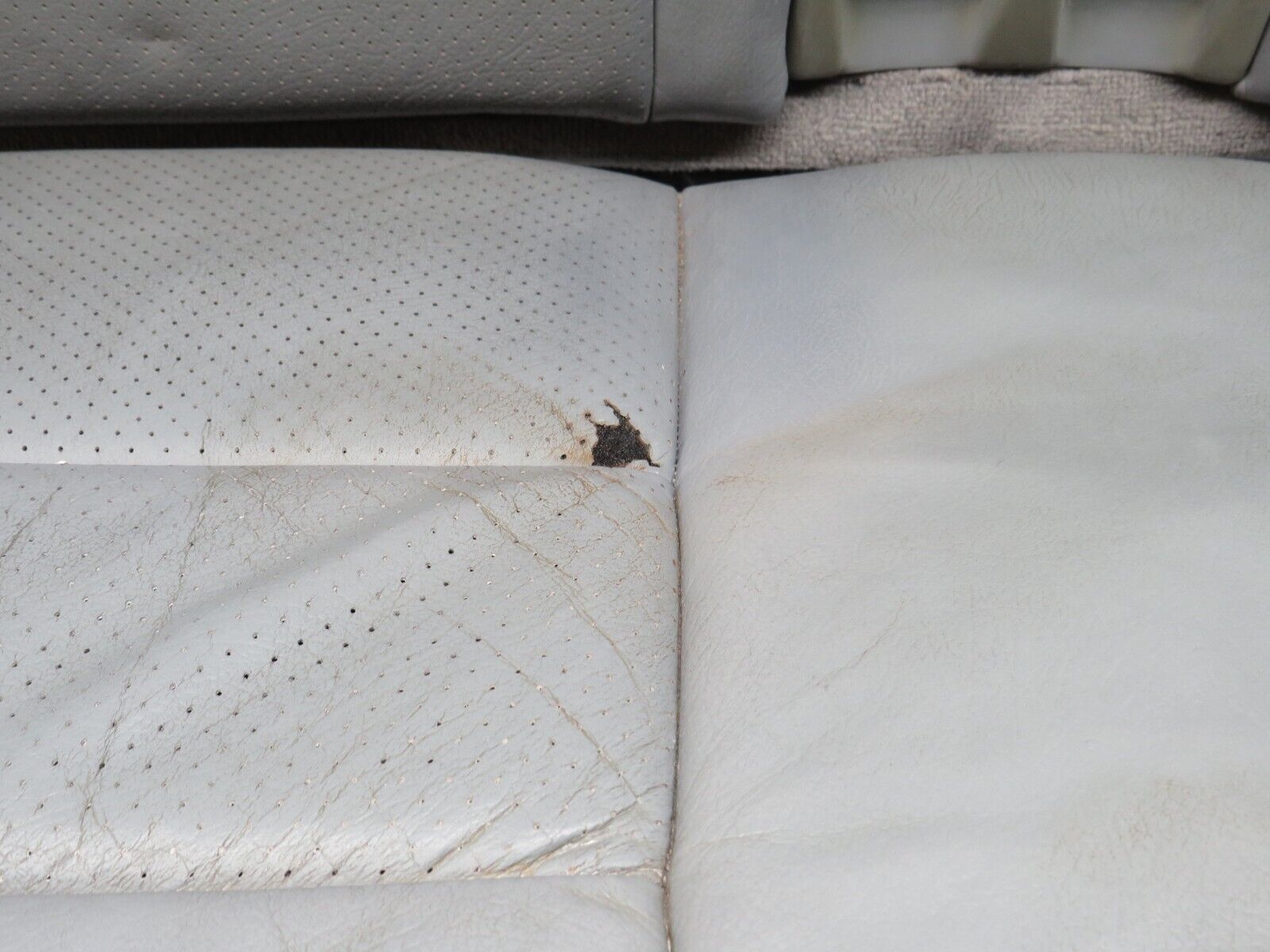 31500 Mercedes-Benz S124 220TE Wagon Third Seat Bench 1249300194