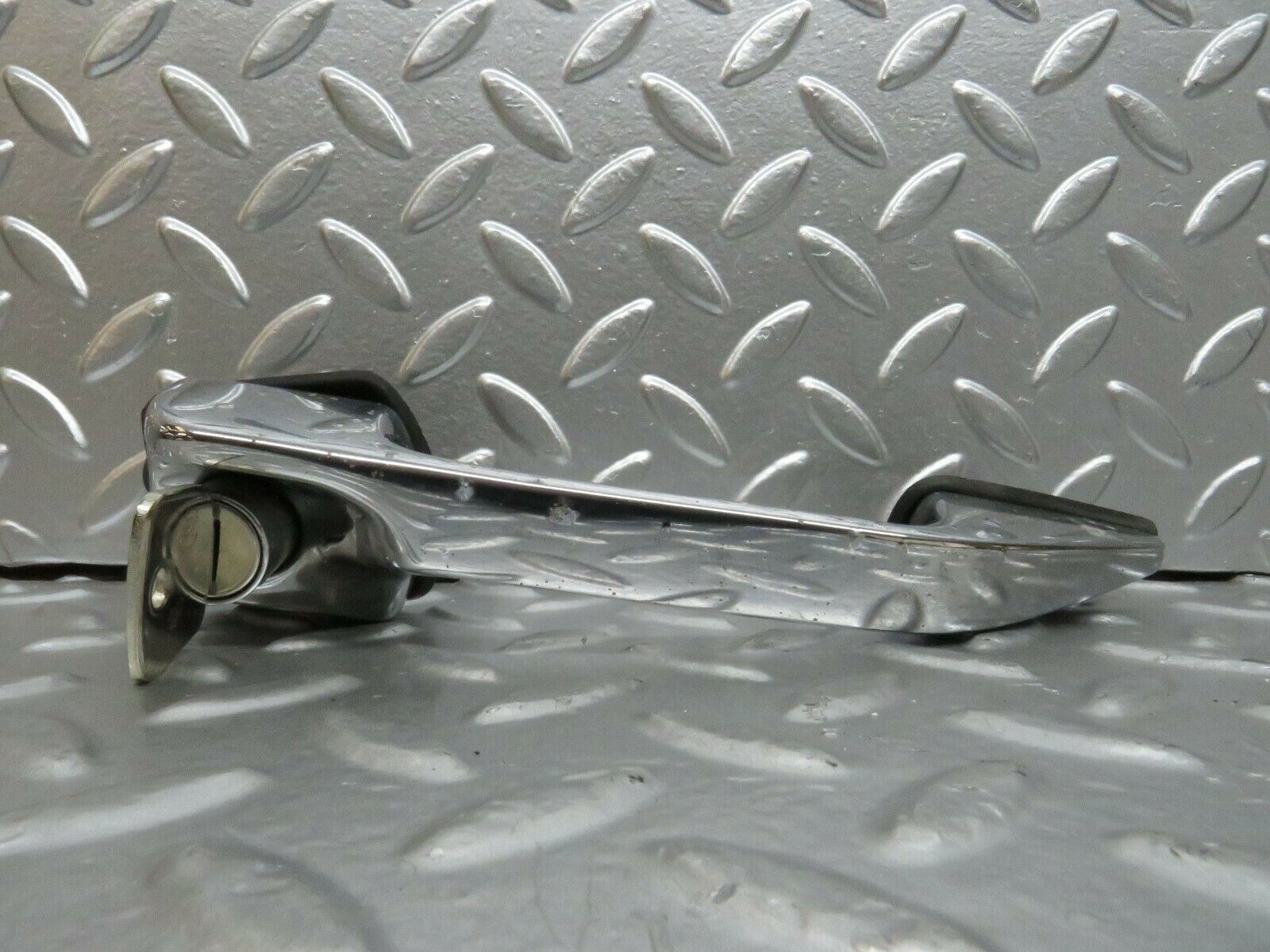 23714 Mercedes-Benz W114 280E Exterior Door Handle Front Right Key 1157600601