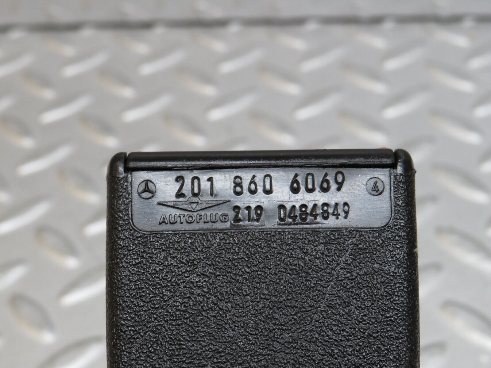 36758 Mercedes-Benz W201 190E 2.0L Rear Seat Belt & Buckle 1268601886 2018605685 2018606069