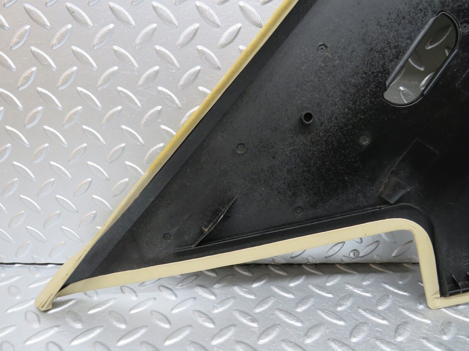 29239 Mercedes-Benz W124 230E C Pillar Panel Right 1246950244