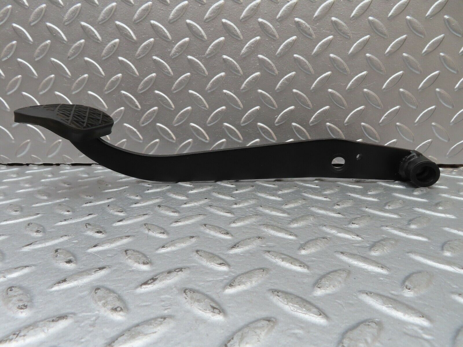 20362 Mercedes-Benz W114 280CE Coupe Brake Pedal With Rubber 1102910182