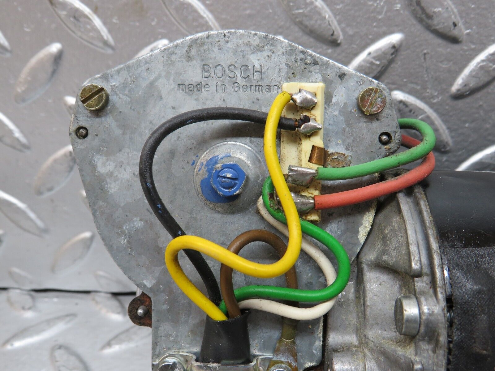 28738 Mercedes-Benz W123 230E Wiper Motor Bosch 0390341077