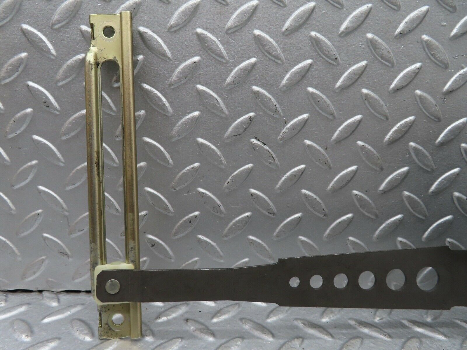 19235 Mercedes-Benz W123 300D Rear Left Manual Window Regulator