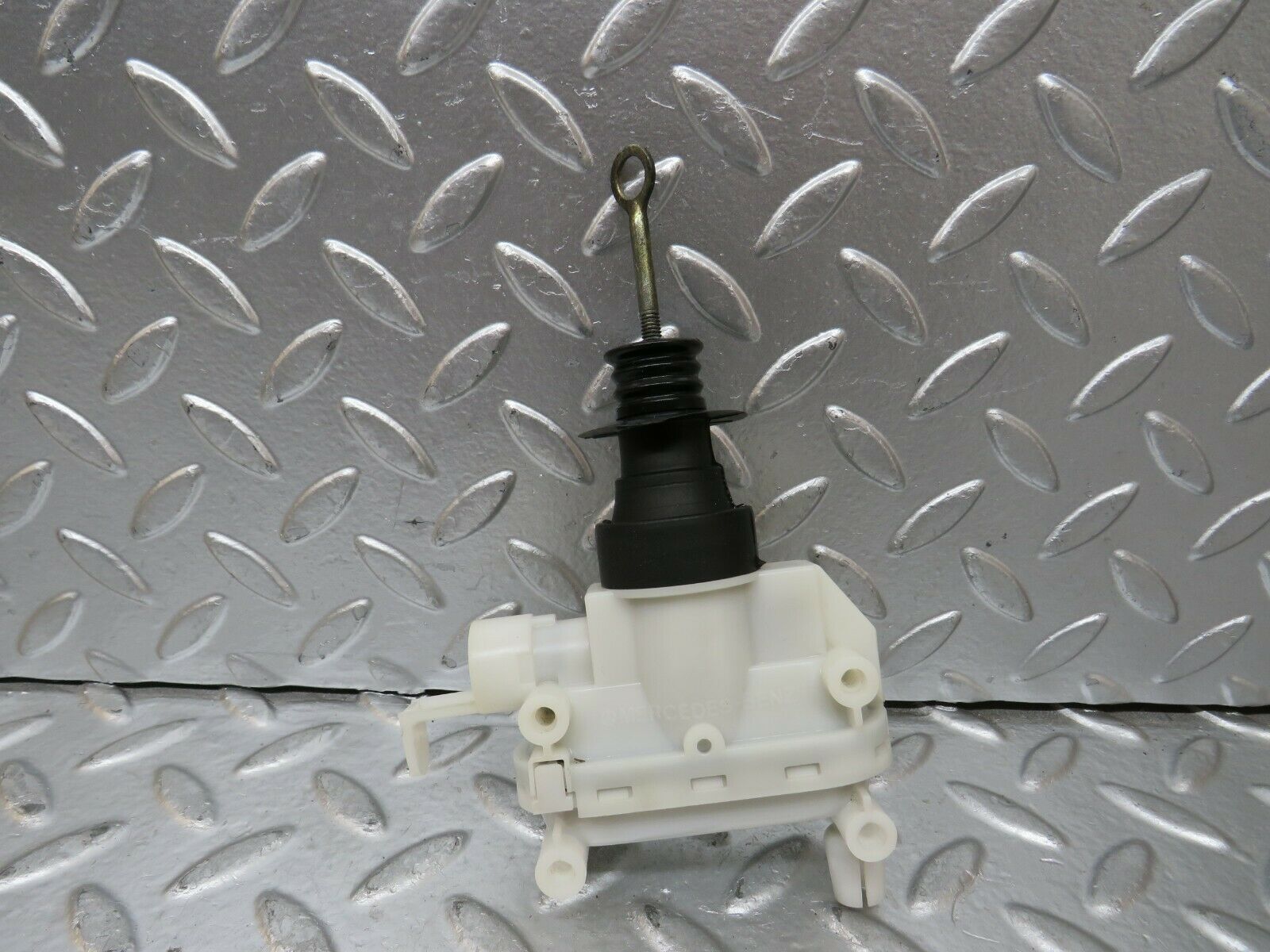 24251 Mercedes-Benz S124 220TE Door Lock Vacuum Actuator Hella Front Right