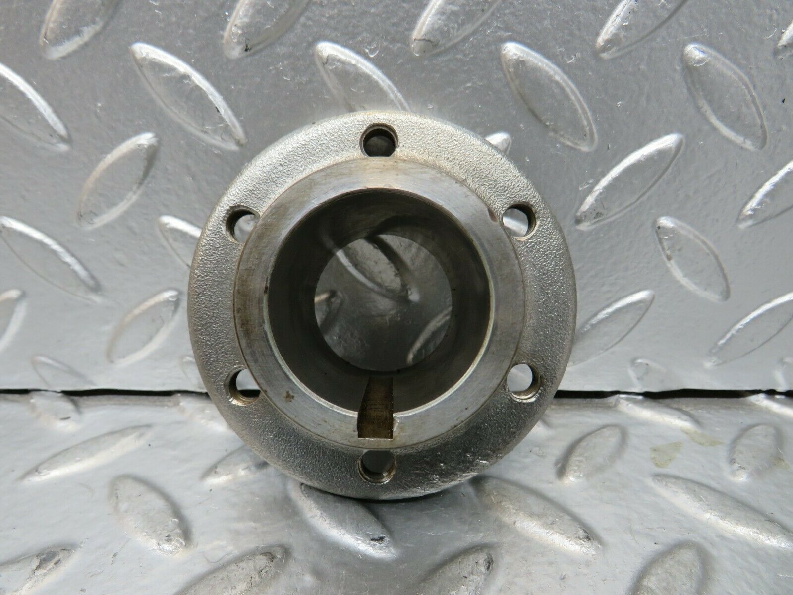 23397 Mercedes-Benz W116 350SE Crankshaft Sleeve Hub