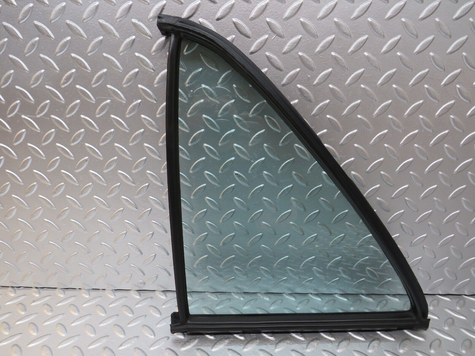 25468 Mercedes-Benz W123 200 Rear Left Quarter Window 1237350124