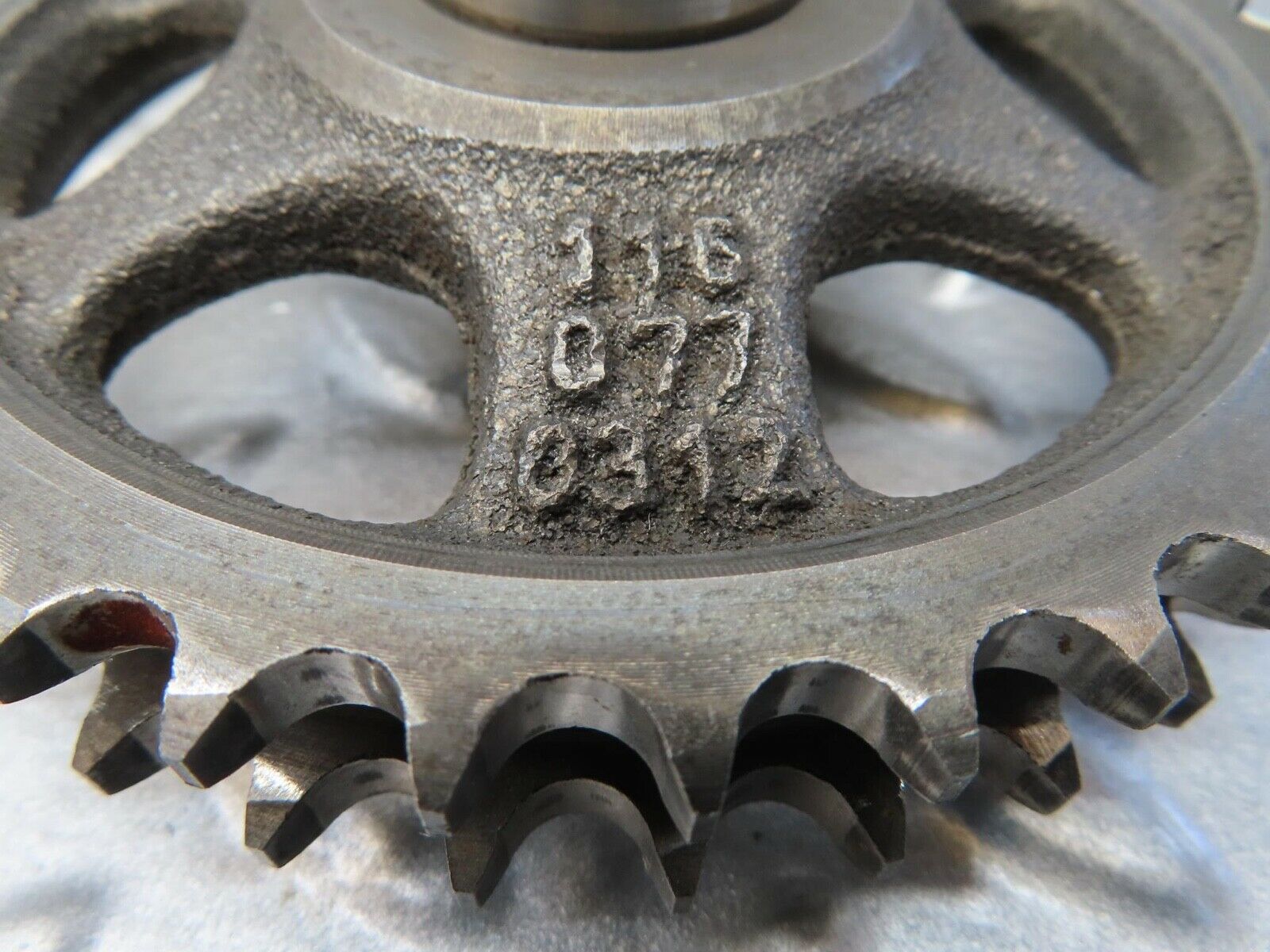 16561 Mercedes-Benz C107 350SLC Coupe Timing Gear 1160770312