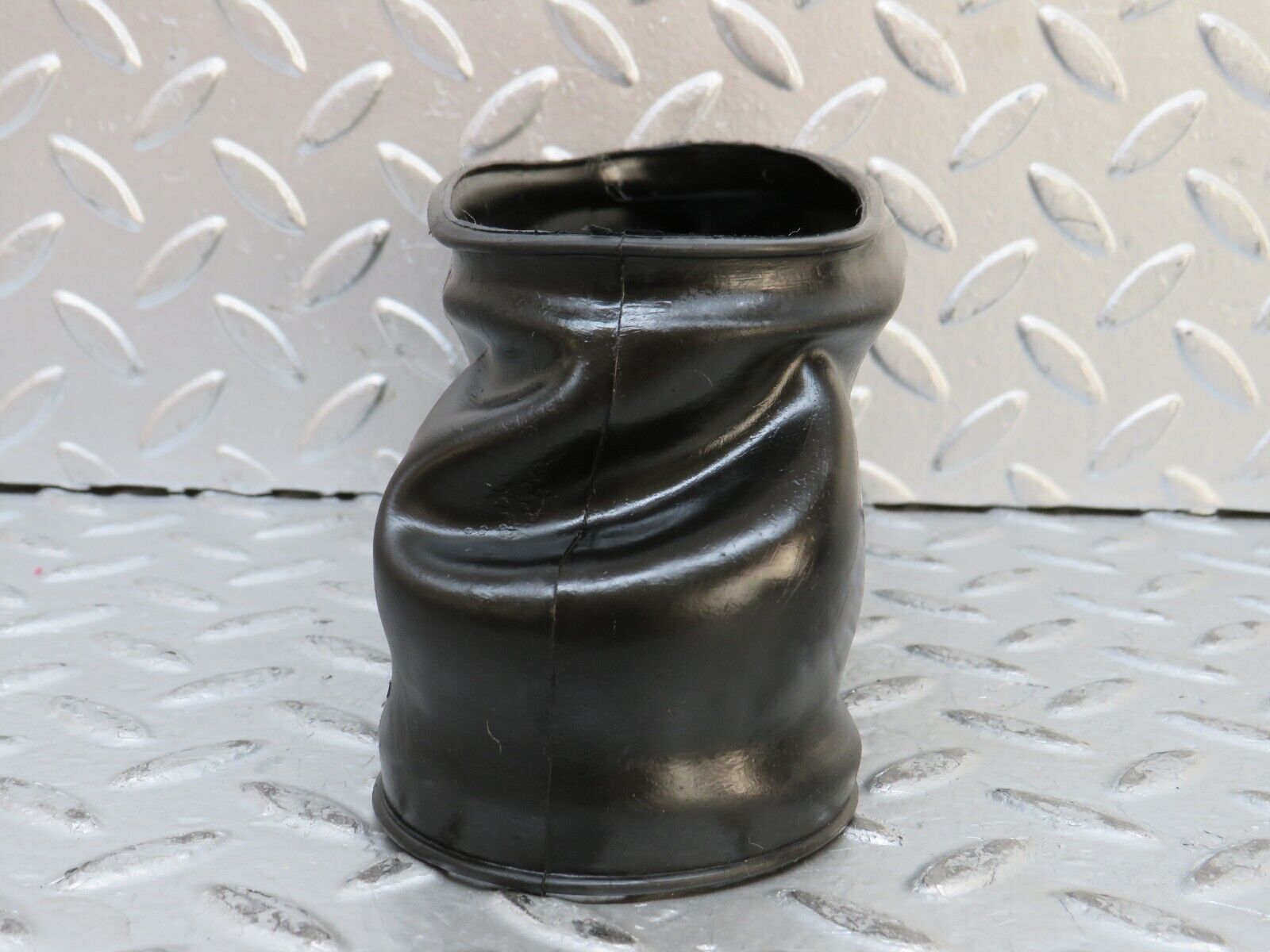 28264 Mercedes-Benz S123 240D Wagon Air Duct Rubber Hose 1238320988