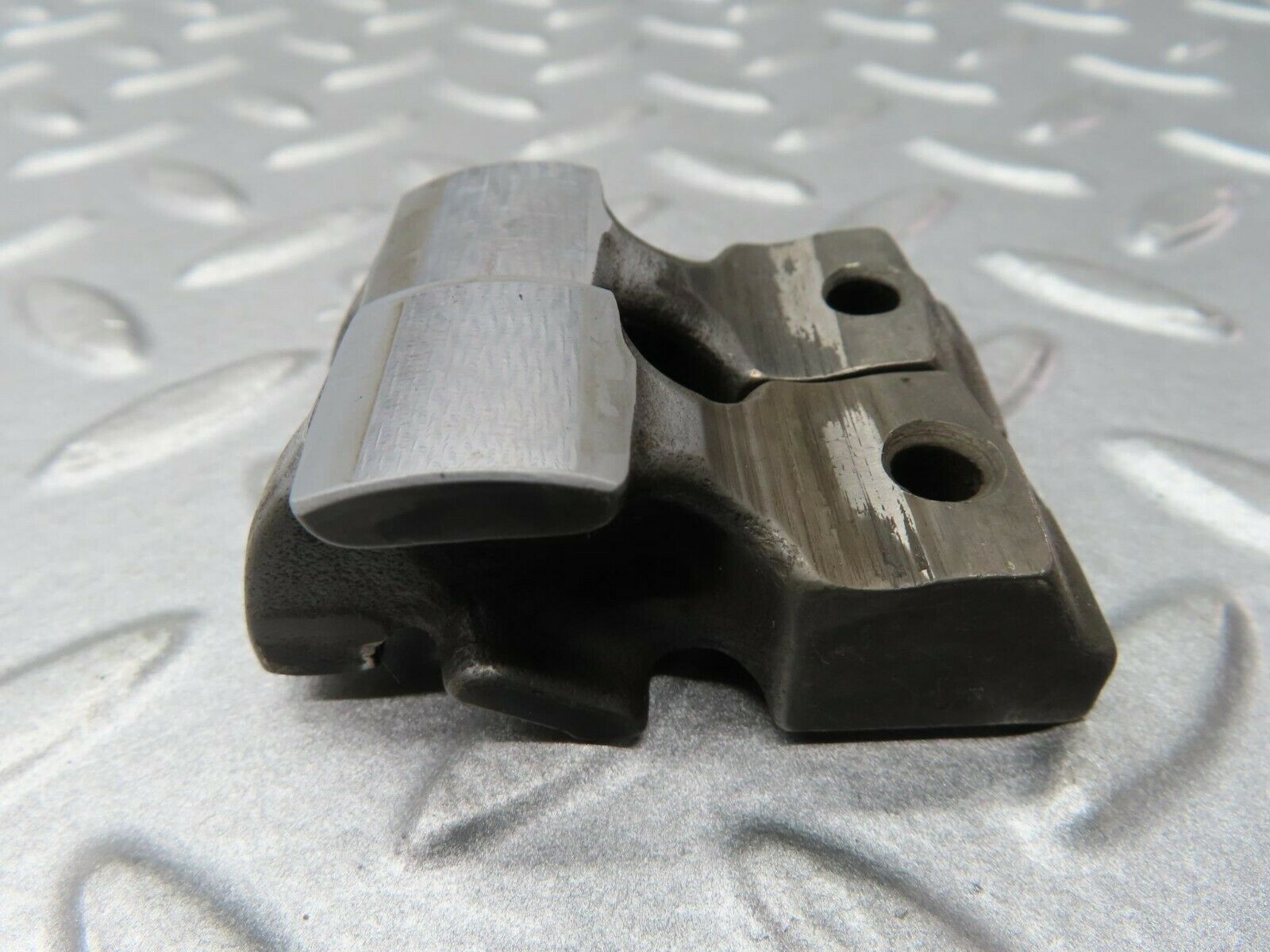 16566 Mercedes-Benz C107 350SLC Coupe Valve Rocker Arm With Retaining Spring