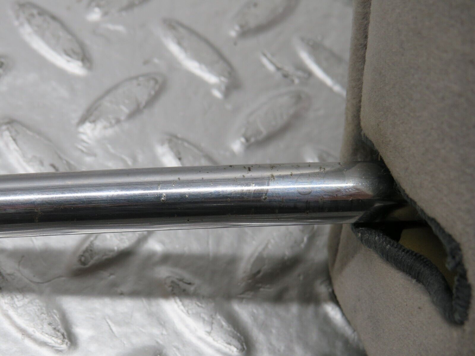 32583 Mercedes-Benz S124 300TE Wagon Front Right Seat Headrest Grey