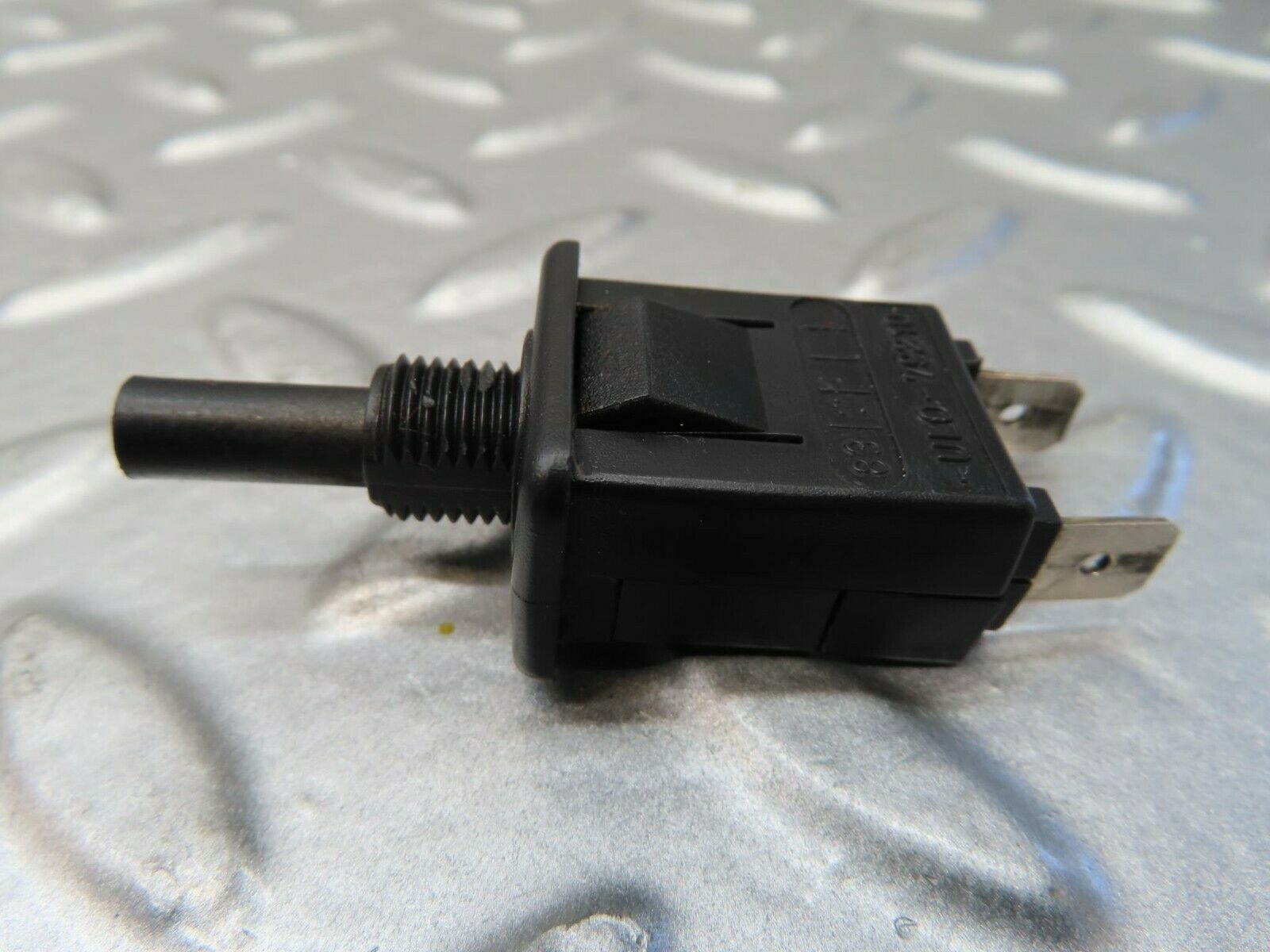 15495 Mercedes-Benz W123 230E Glove Box Light Switch 0008213252