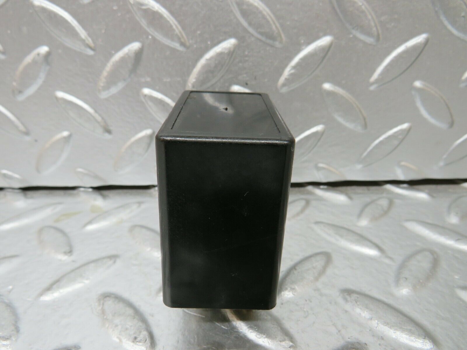 24316 Mercedes-Benz S124 220TE Wagon Rear Windscreen Wiper Relay 1248210063