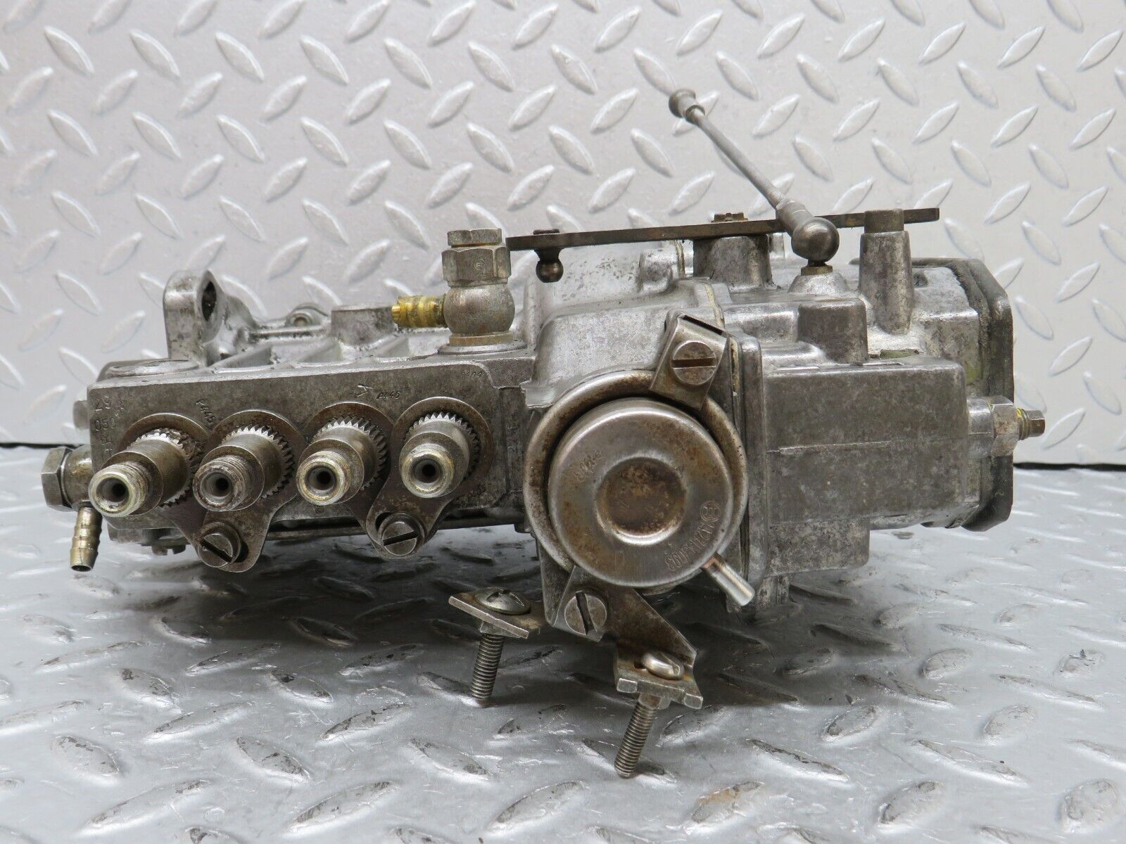 35930 Mercedes-Benz 240D OM616.912 Fuel Injection Pump 6160704101 0400074989