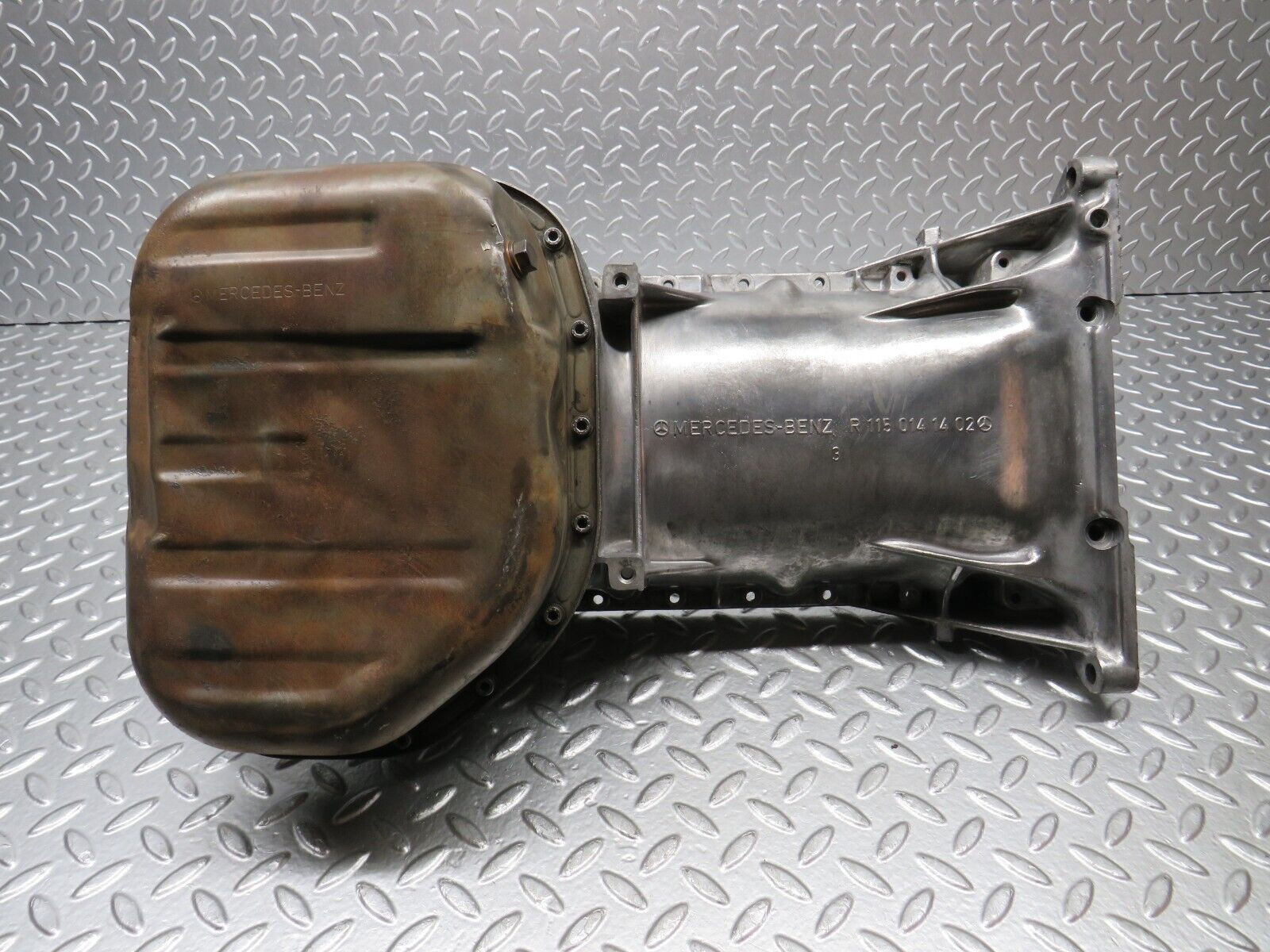 31169 Mercedes-Benz W123 200D Oil Pan Oil Sump 1150141402