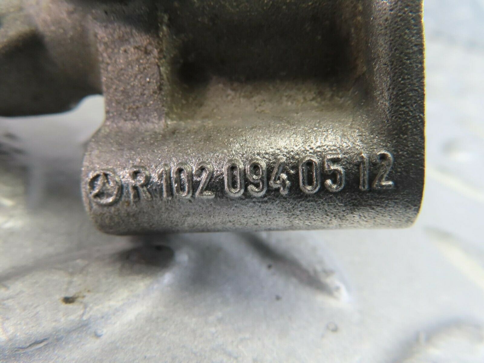 10106 Mercedes-Benz C123 230CE Coupe Idle Control Valve 1020940512