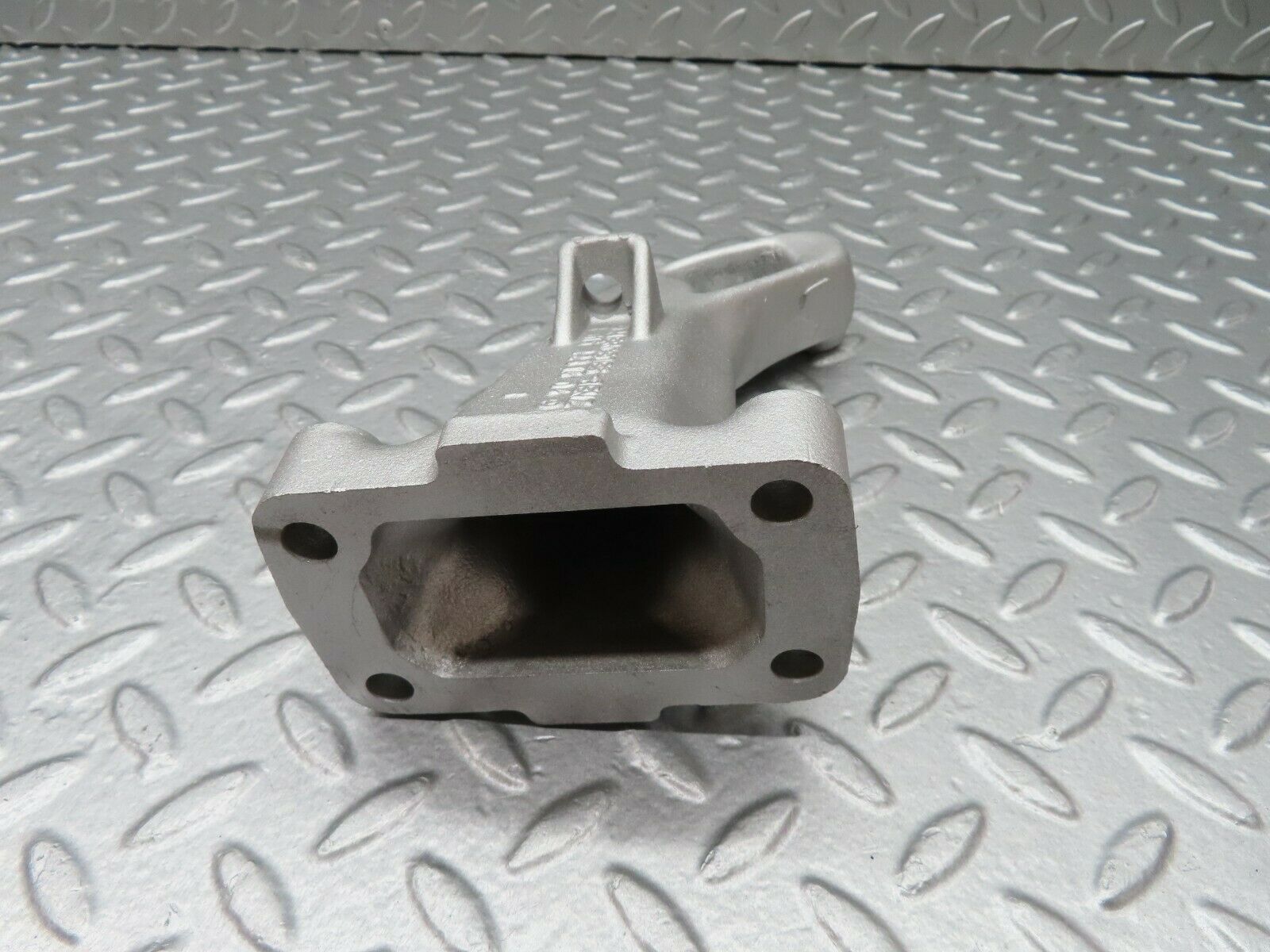 17981 Mercedes-Benz W123 200 Engine Mount Bracket Right Side 6152231404