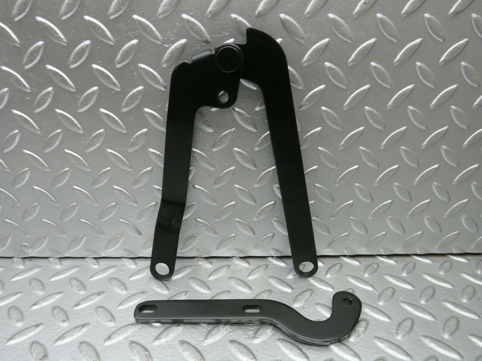 22870 Mercedes-Benz C107 450SLC Coupe Bonnet Hinge Left Side