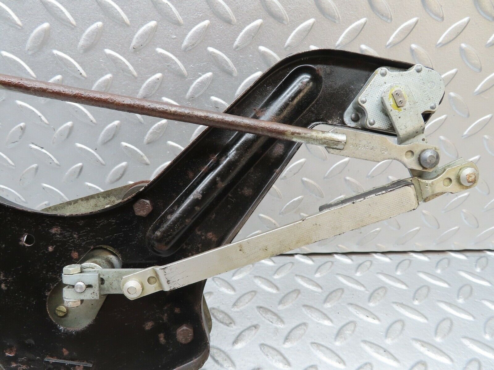 18957 Mercedes-Benz W121 190b Ponton Wiper Motor With Linkage