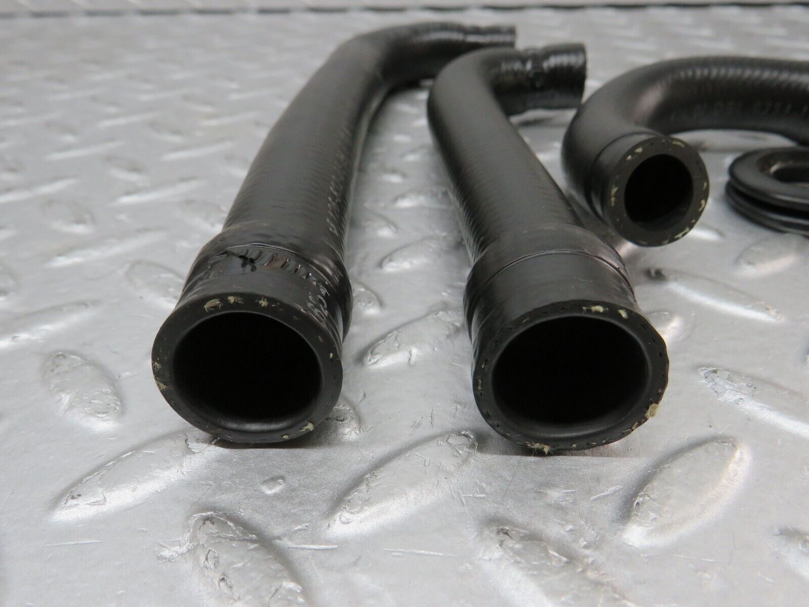 36282 Mercedes-Benz W126 420SE Heater Hose Pipe Set 1268320294 1268320394 1268321294