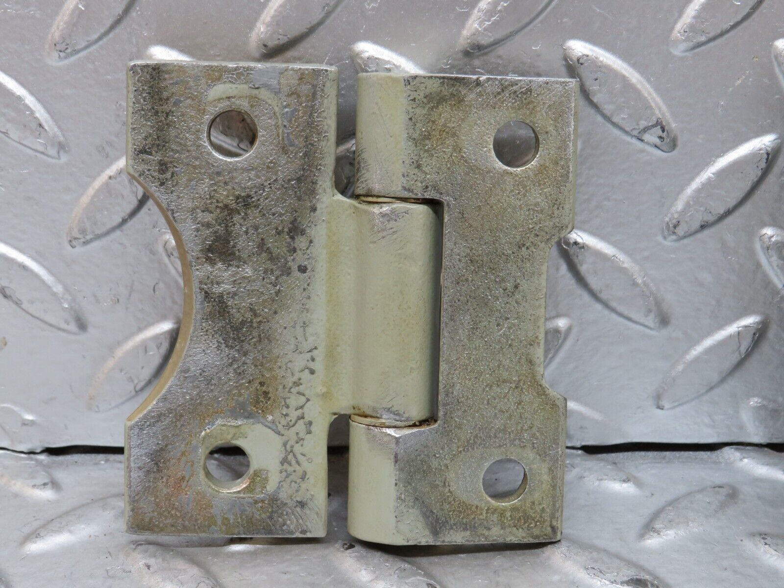 28360 Mercedes-Benz S123 240D Wagon Door Hinge Pair 1237200037