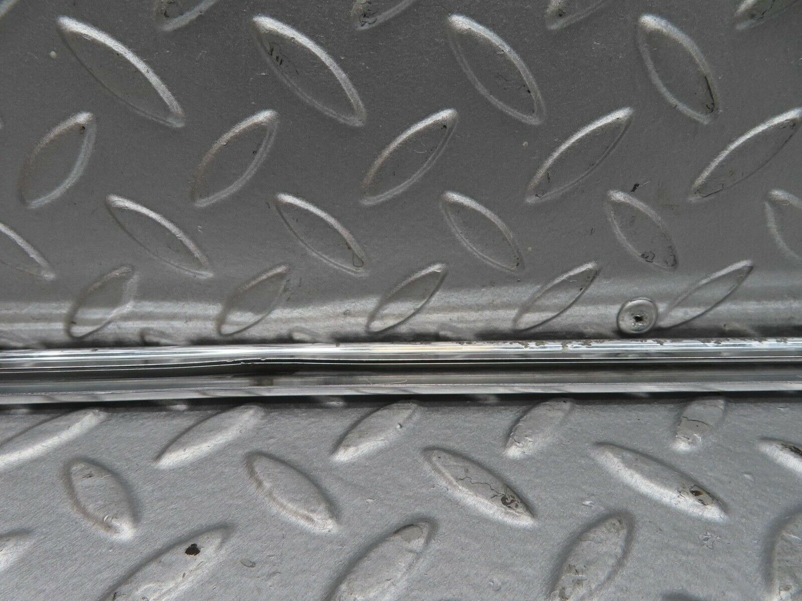 13600 Mercedes-Benz W123 200 Front Left Door Chrome Moulding Trim