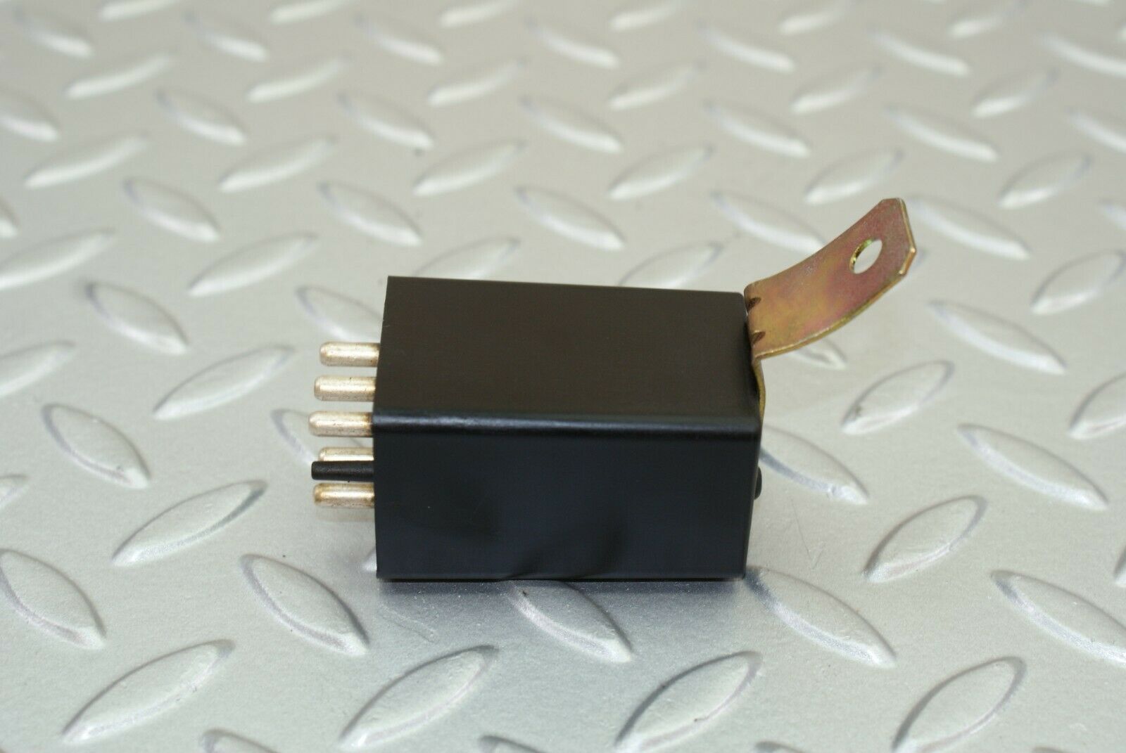 2787 Mercedes-Benz C123 280CE Coupe Rear Heated Window Relay 1078200010