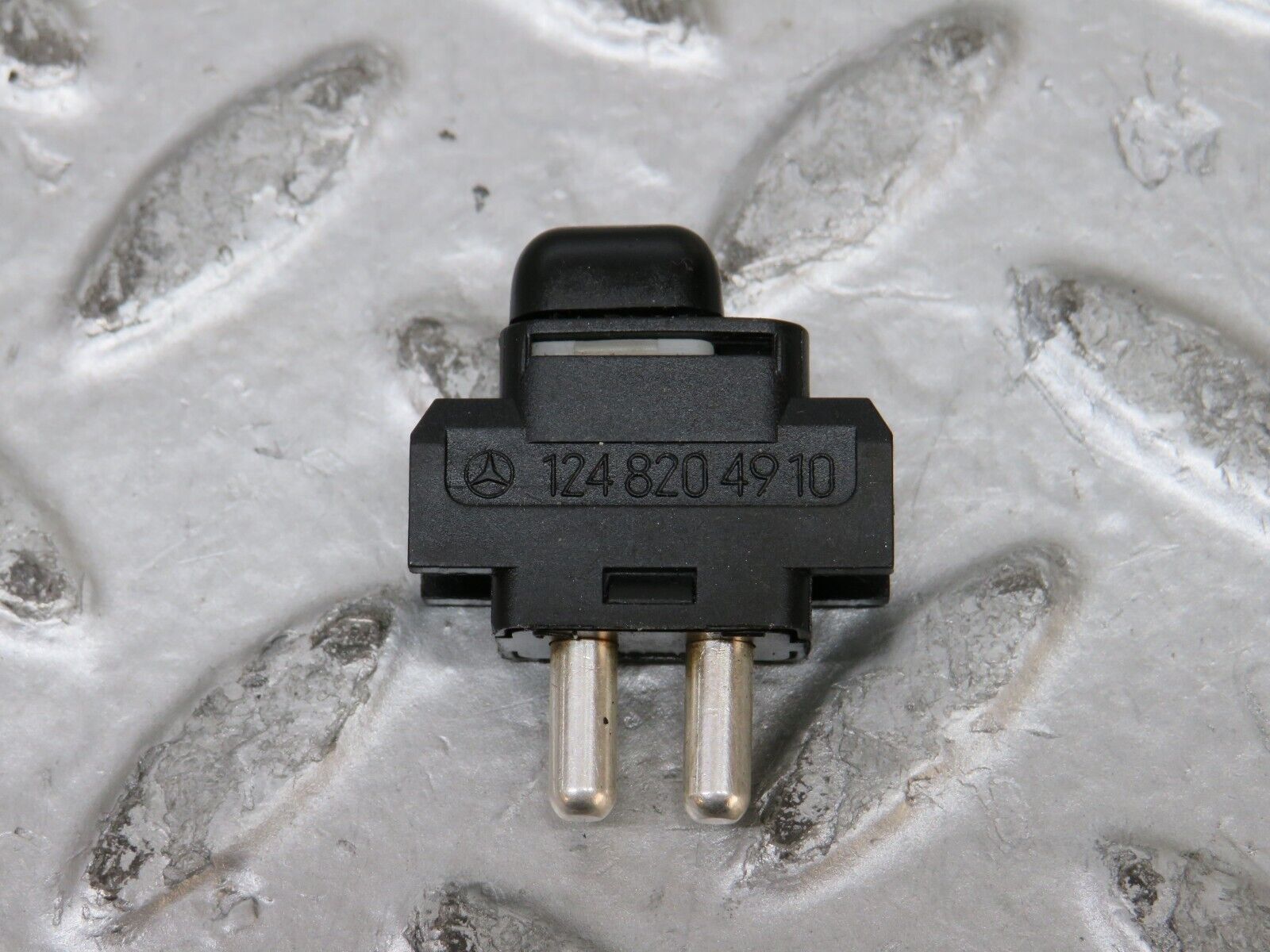 27700 Mercedes-Benz S124 300TE Wagon Child Lock Control Switch 1248204910