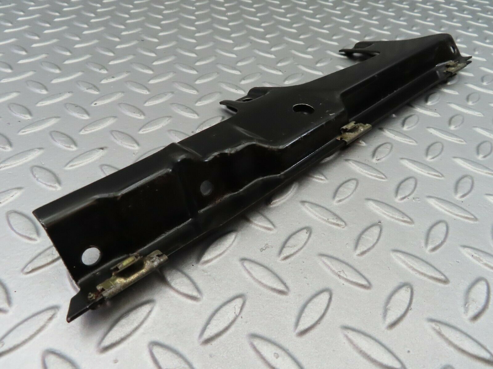 6888 Mercedes-Benz C107 350SLC Coupe Rear Left Inner Window Seal Holder Bracket