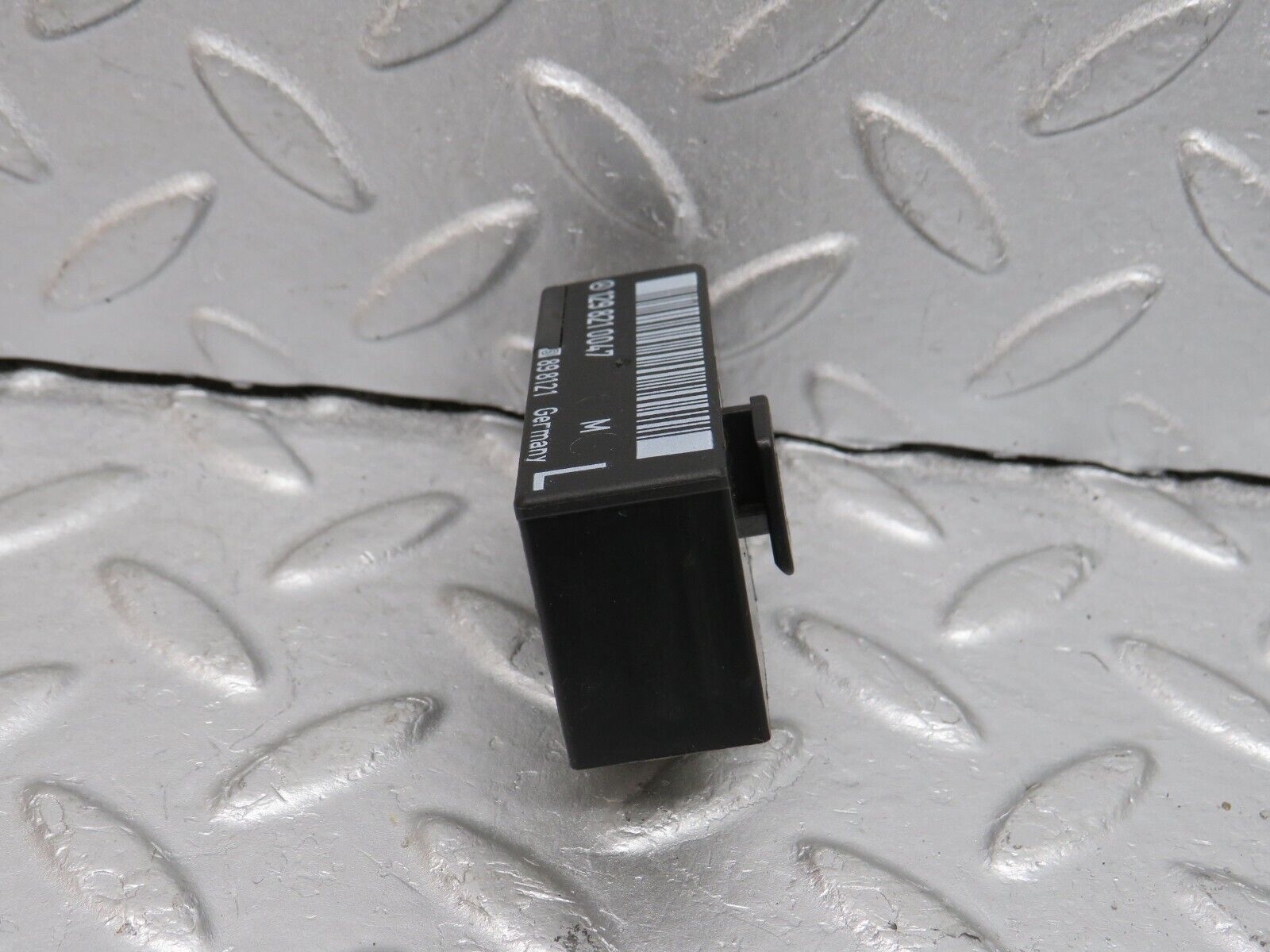 39652 Mercedes-Benz R129 320SL Coupe Seat Locking Relay 1298210047