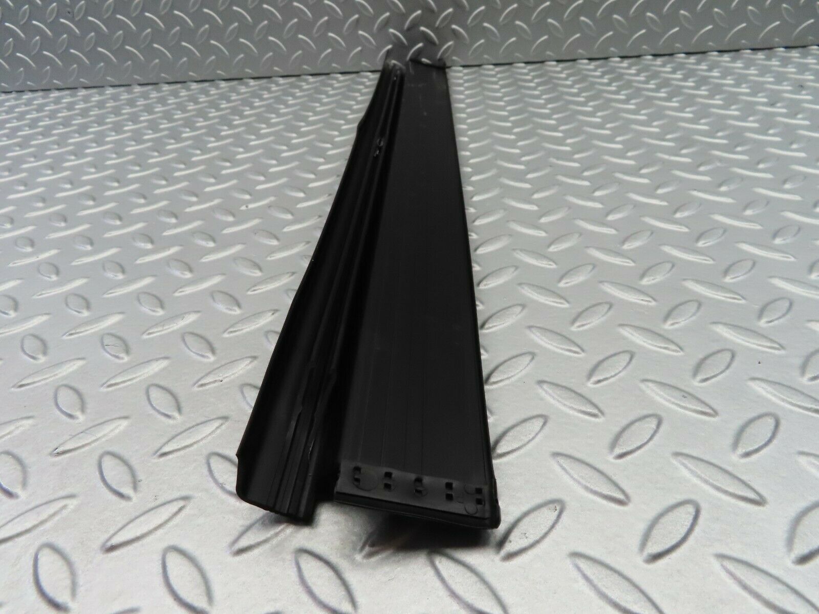 6547 Mercedes-Benz S124 E220 Wagon Front Left Door Sill Trim