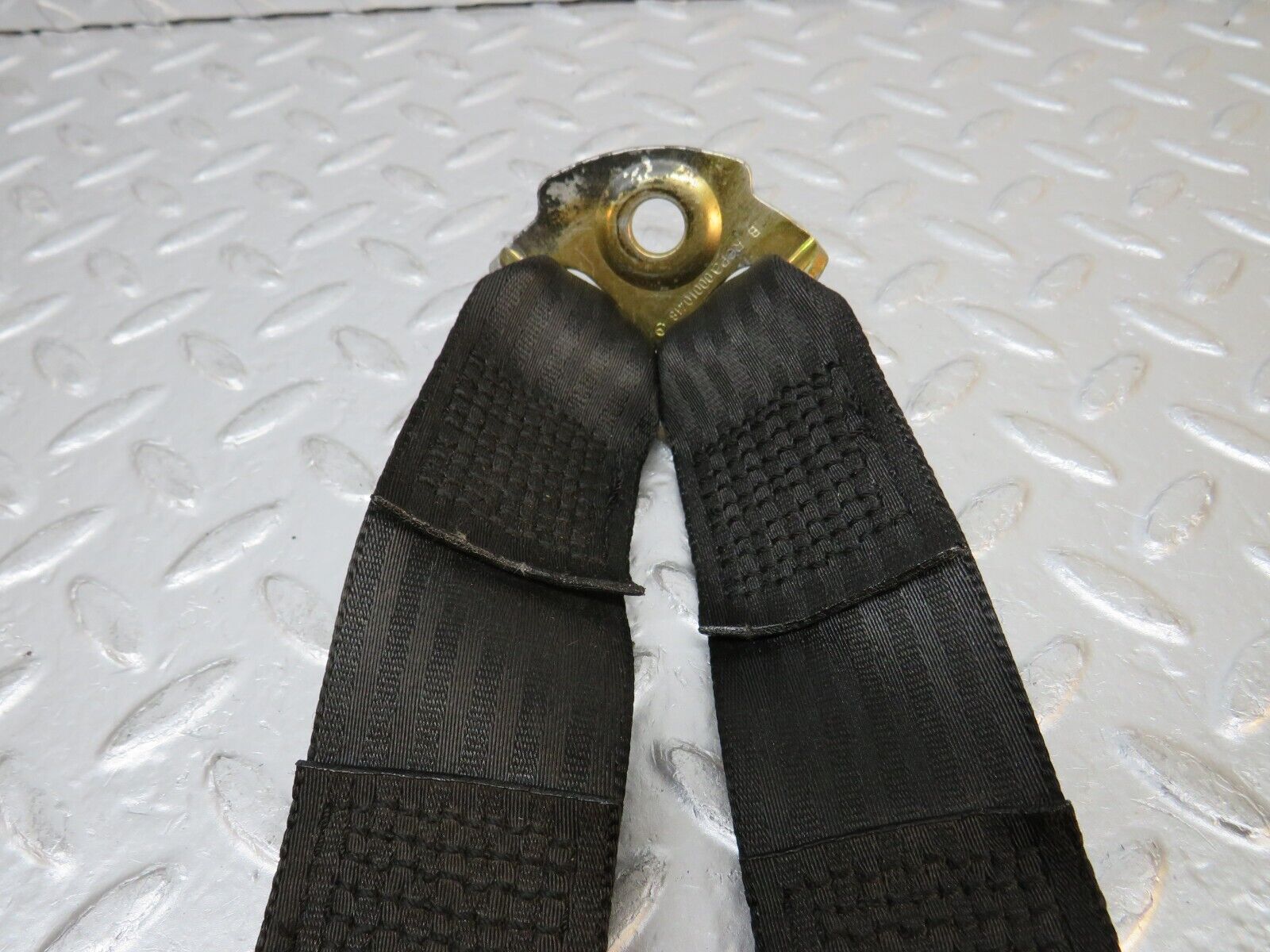 0601 Mercedes-Benz W123 230E Seat Belt Buckle Rear 1238607369