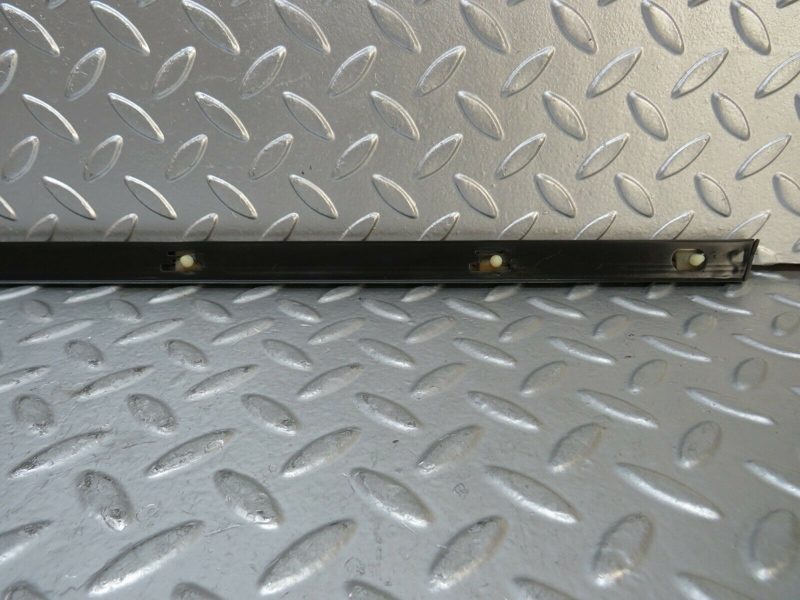 23639 Mercedes-Benz W114 280E Front Right Door Centre Moulding Trim