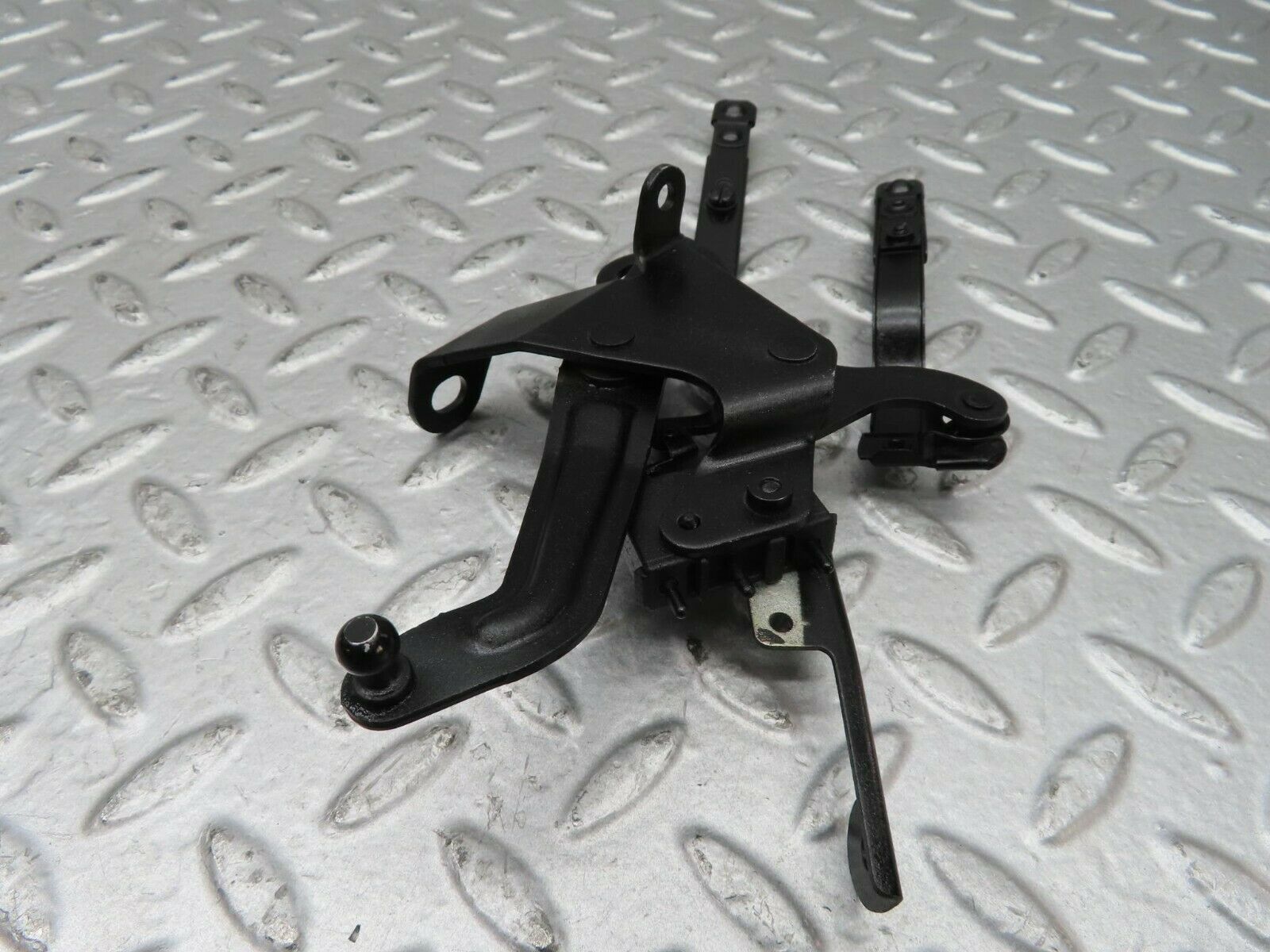 15253 Mercedes-Benz W123 230E Throttle Linkage