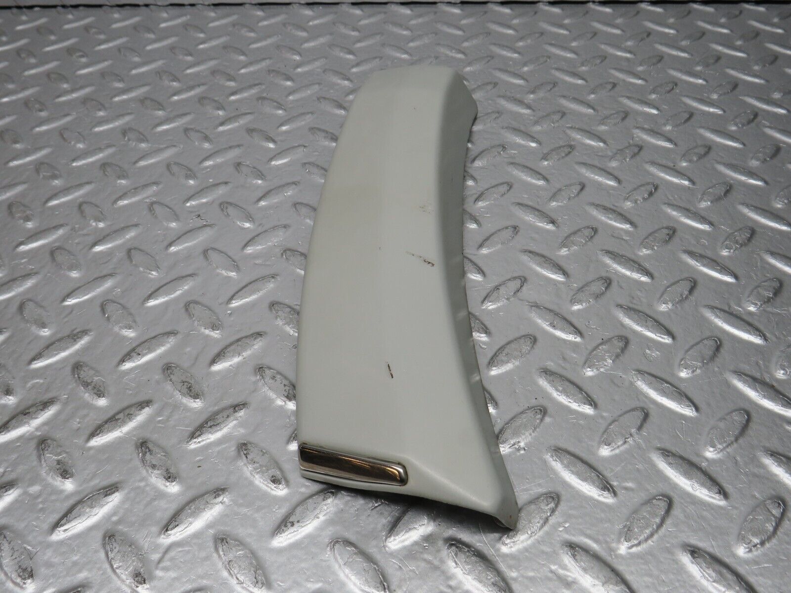 30405 Mercedes-Benz W124 230E Rear Right Fender Wing Lower Moulding Trim 1246902040