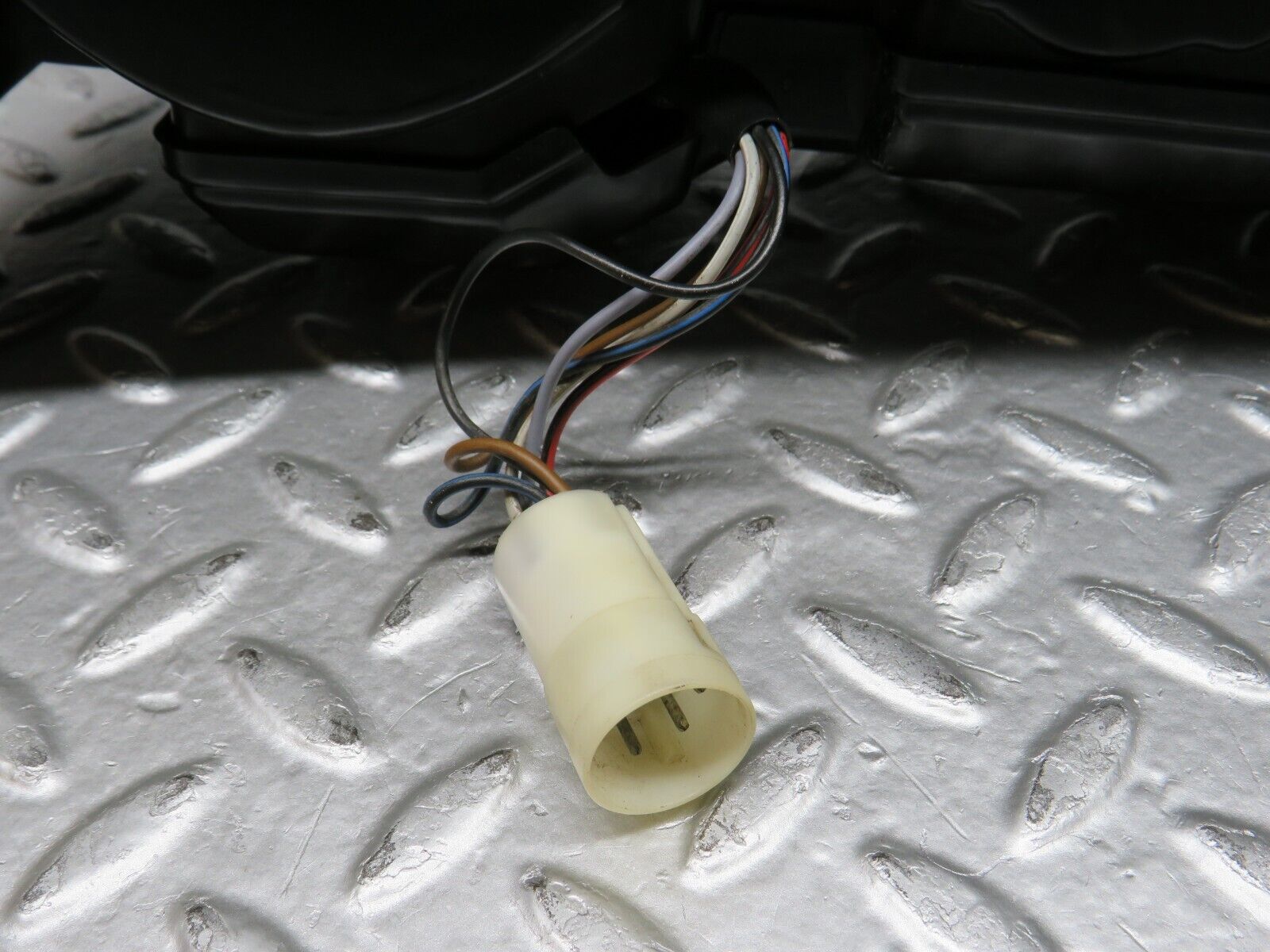 30081 Porsche 924 Tail Light Left Side Hella 53246R7