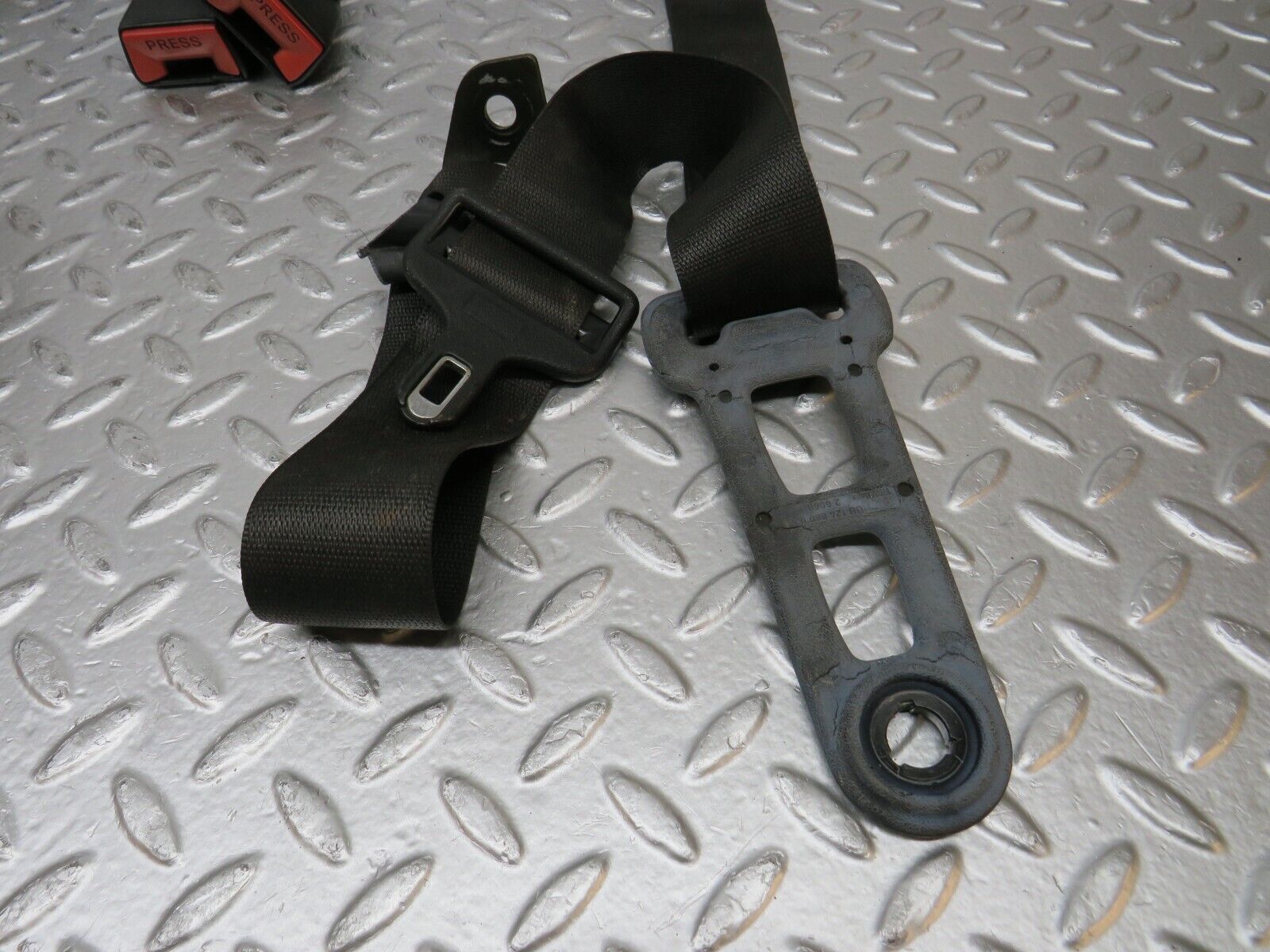 31539 Mercedes-Benz S124 220TE Third Row Seat Belt Set 1248602885 1248602785