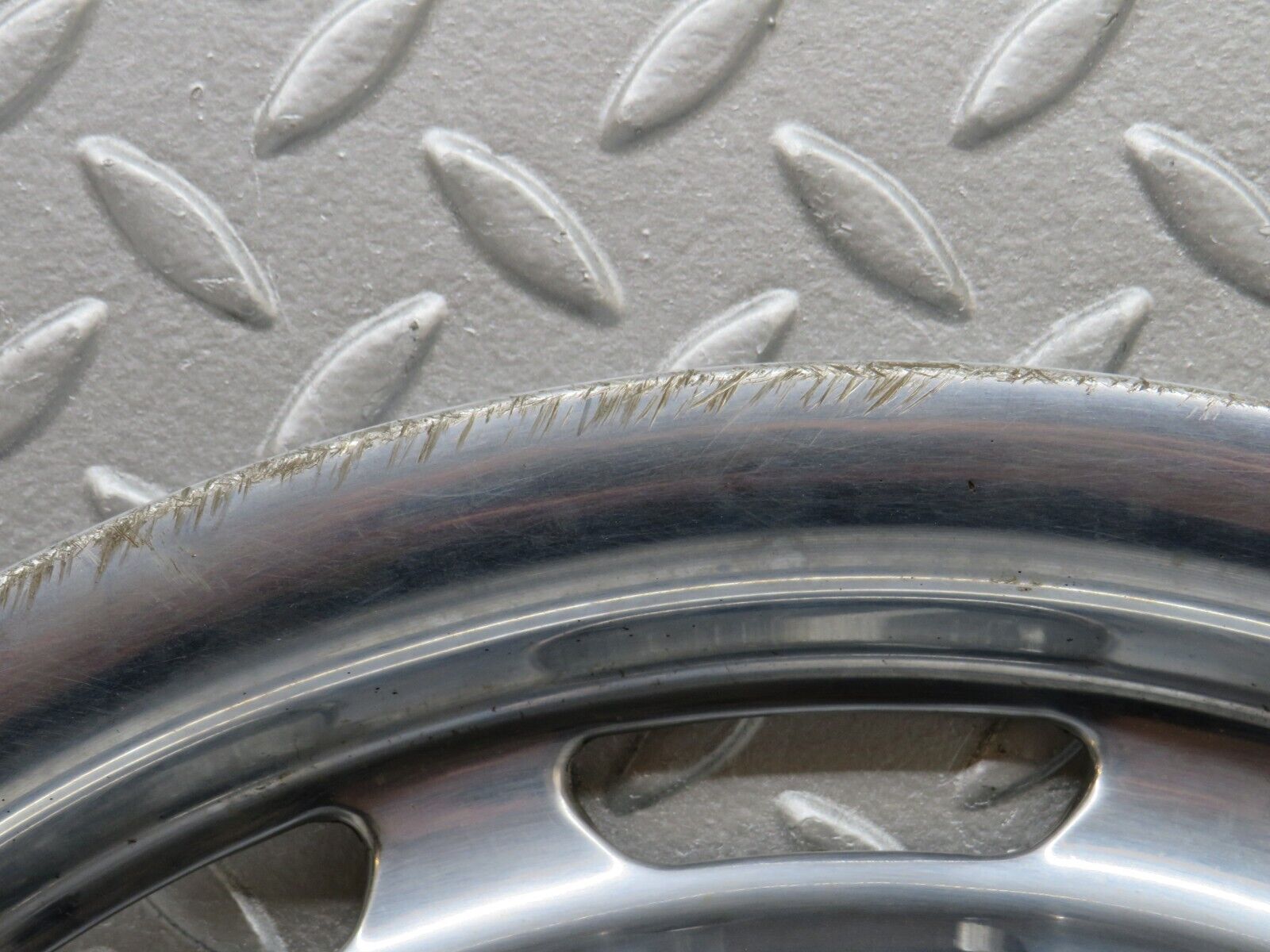 37465 Mercedes-Benz W109 300SEL Wheel Hub Cap 14"