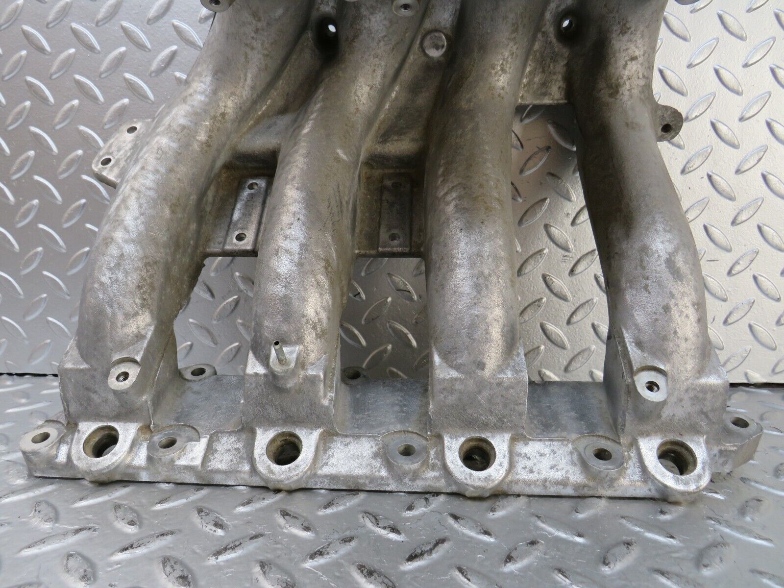 26663 Mercedes-Benz C124 220CE Coupe Intake Manifold 1111411201