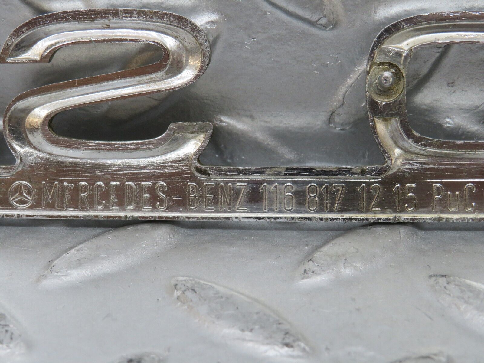 26036 Mercedes-Benz W116 450SE Trunk Badge Emblem 1168171215
