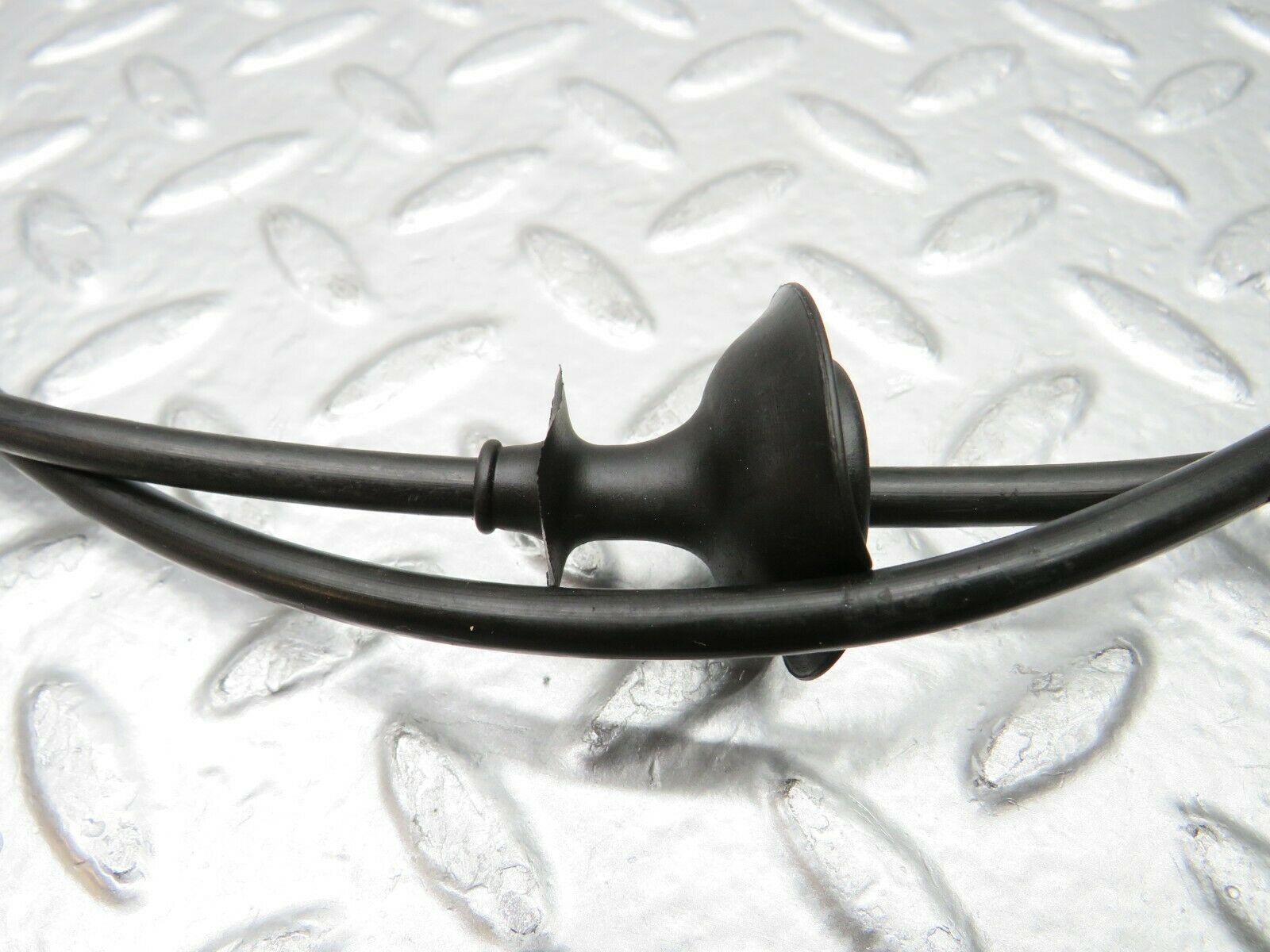 22415 Mercedes-Benz C124 E220 Coupe Bonnet Release Cable