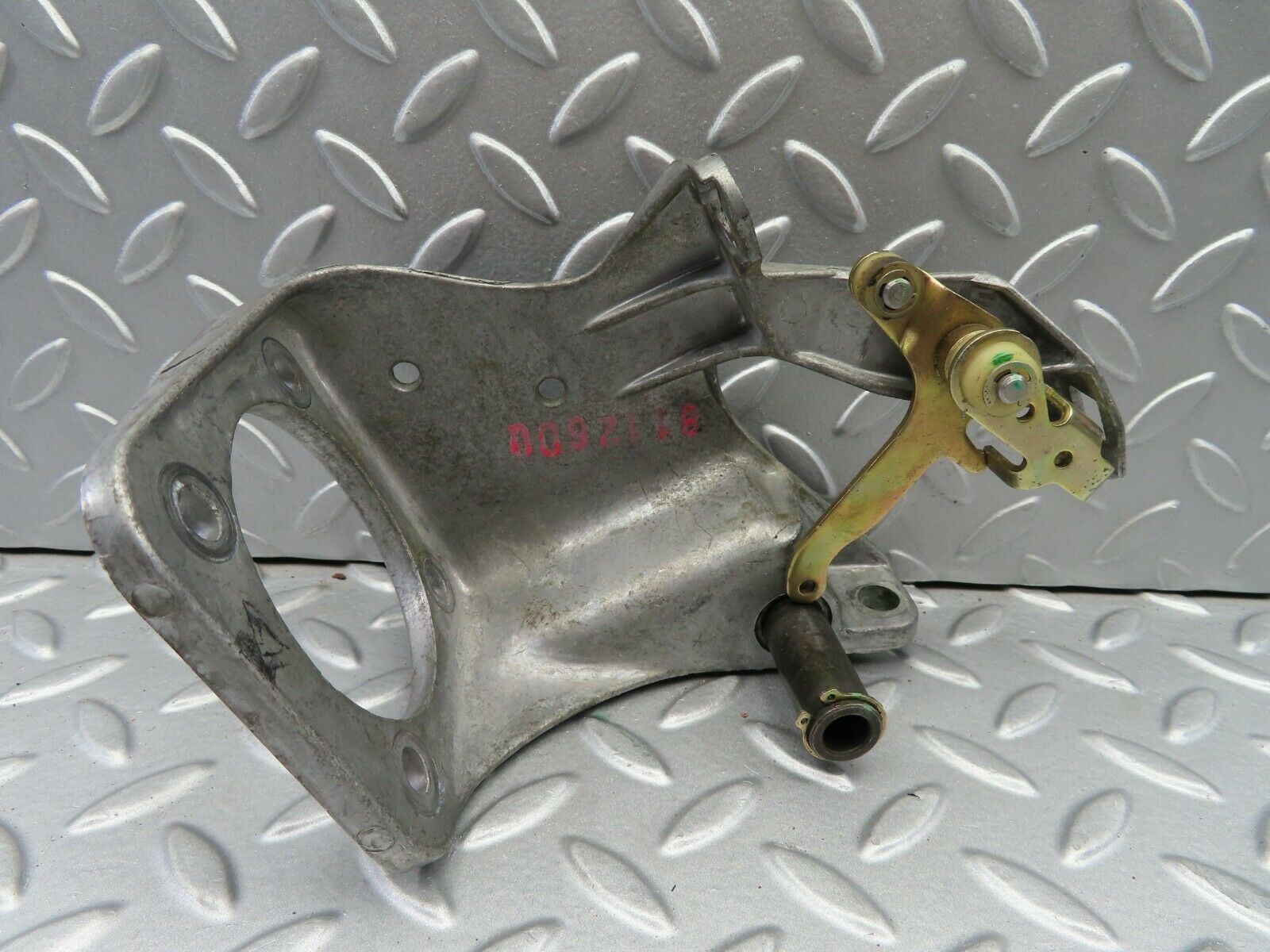 6709 Mercedes-Benz S124 E220 Wagon Brake Pedal Bracket 1242900919