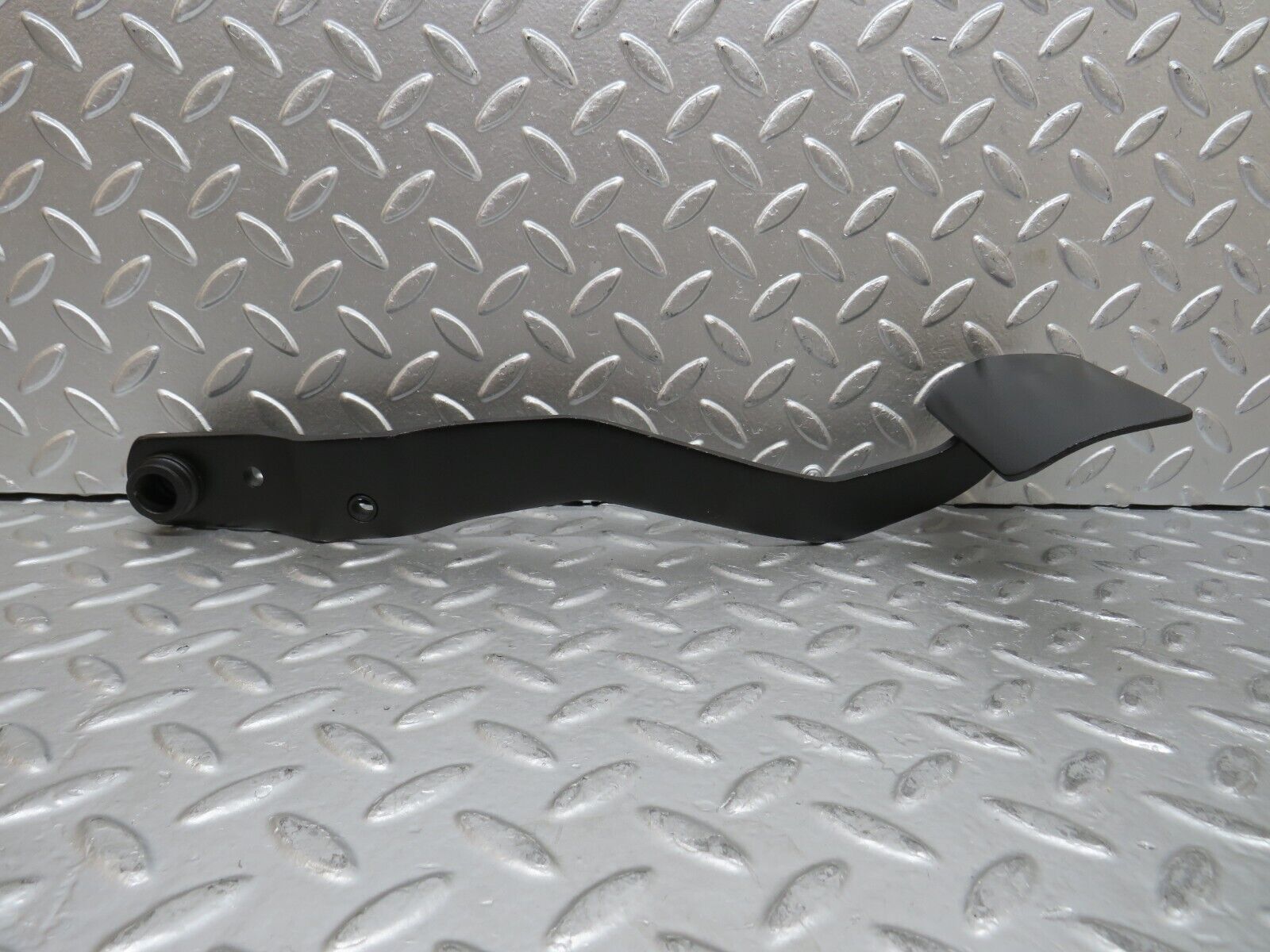 27913 Mercedes-Benz W123 280E Brake Pedal